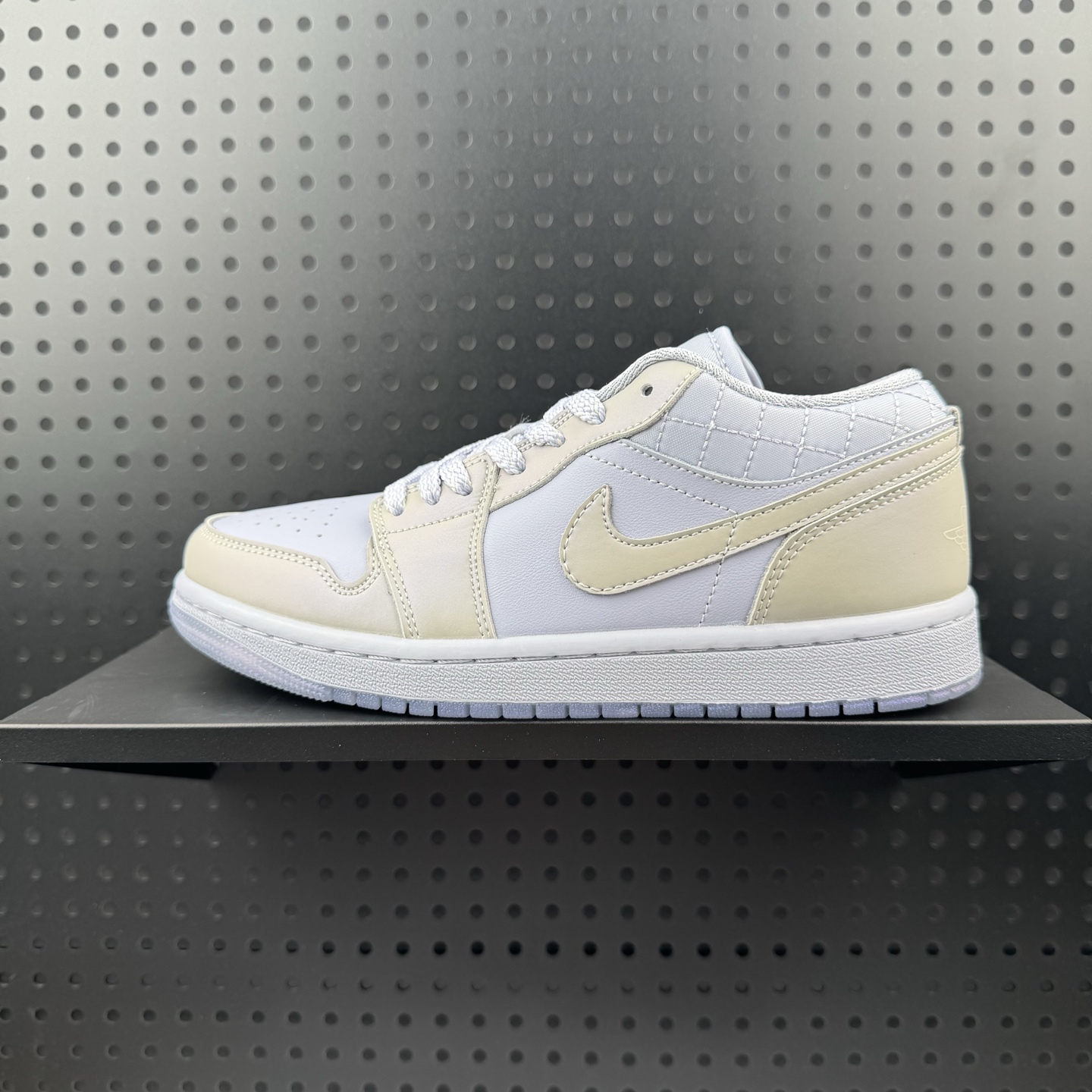 Jordan Air Jordan 1 LOW SE 时尚舒适 支撑 低帮 板鞋 蓝色 货号:IM5129-010 (01)