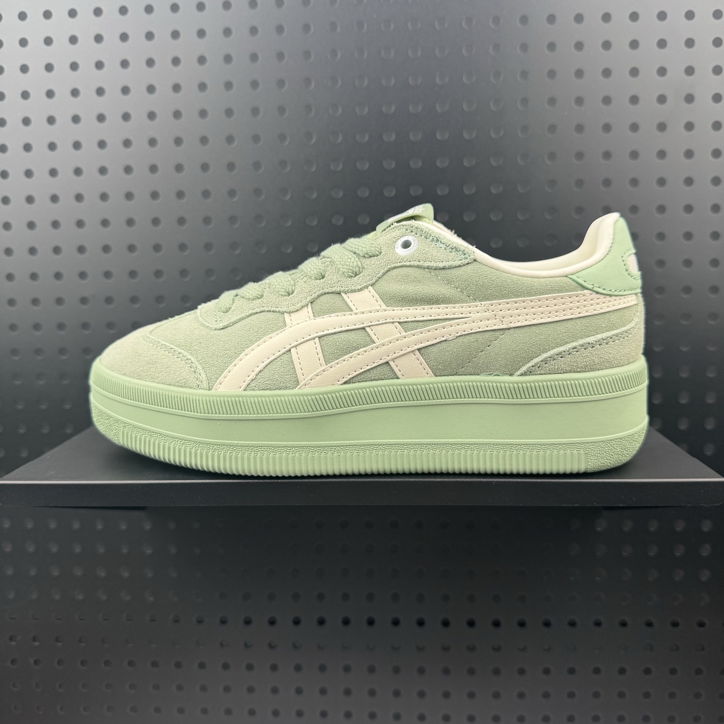 💰140
✅ASICS OnitsukaTiger/鬼塚虎 Tokuten Chunk 厚底休闲鞋
货号:1183C426 300
尺码:35-41(03)