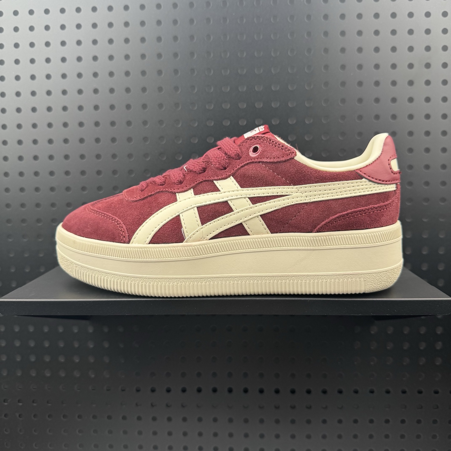 💰140
✅ASICS OnitsukaTiger/鬼塚虎 Tokuten Chunk 厚底休闲鞋
货号:1183C561 600
尺码:35-41(03)