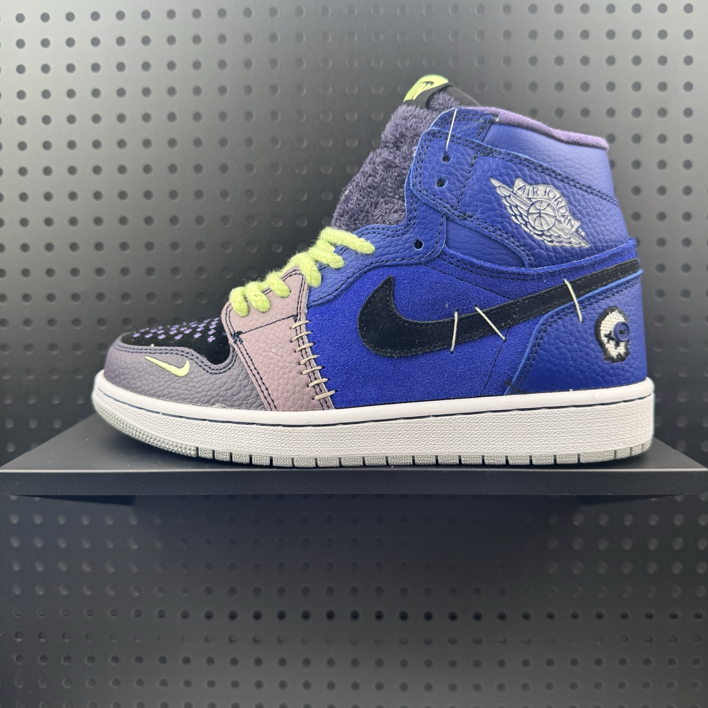 💰170 ✅Air Jordan AJ1 Mid 巫毒娃娃市面最工高艺 中系帮列 全批jw新次 原装模原大底 全鞋原厂制定皮料，手感细正腻确折边工艺 完美节细诠释 货号：DZ5485-420 Size：36 36.5 37.5 38 38.5 39 40 40.5 41 42 42.5 43 44 44.5 45 46 47（24）