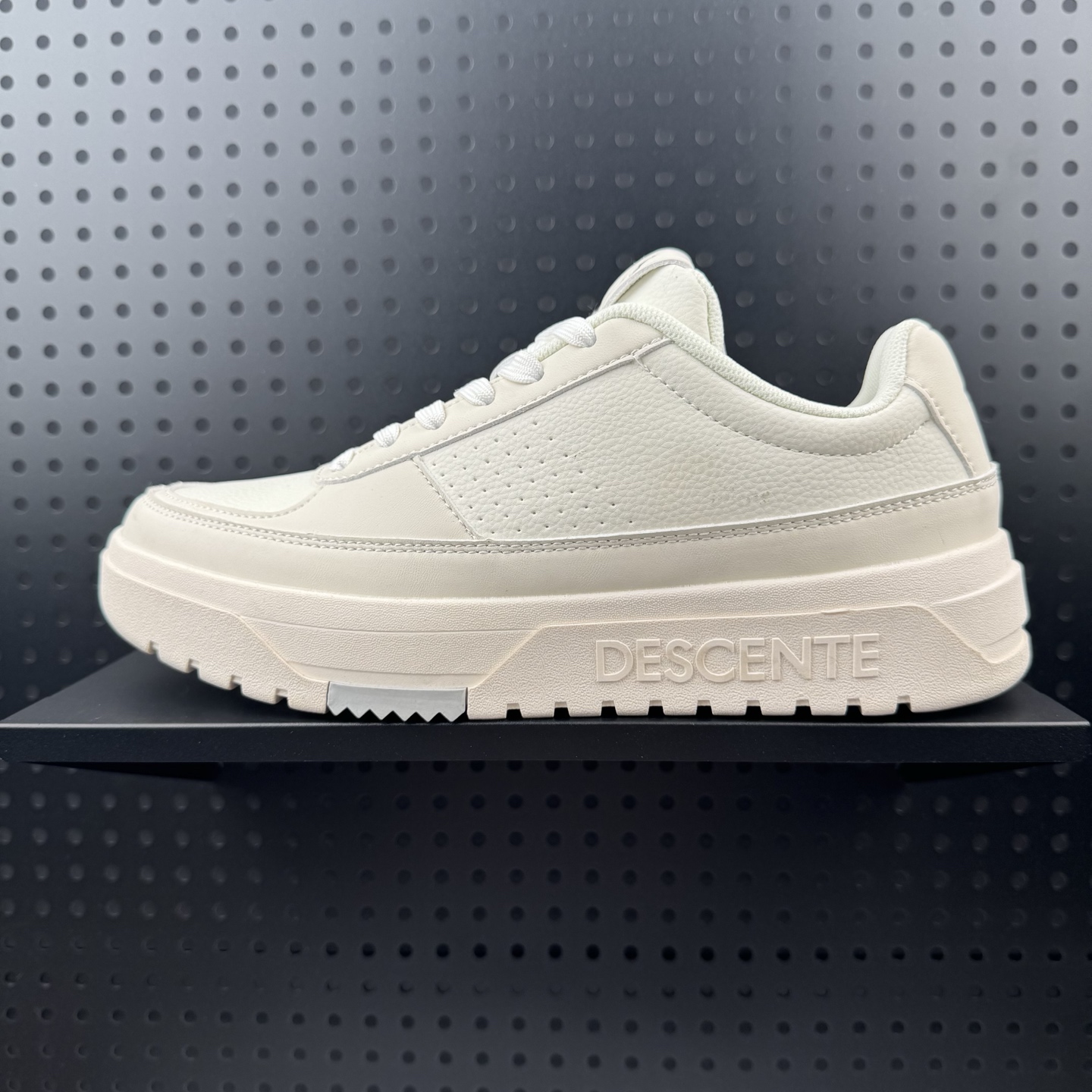 💰150
✅迪桑特DESCENTE DUALIS都市通勤 百搭 耐磨 低帮 生活休闲鞋
货号:D4431LSN34
尺码:36-45(24)