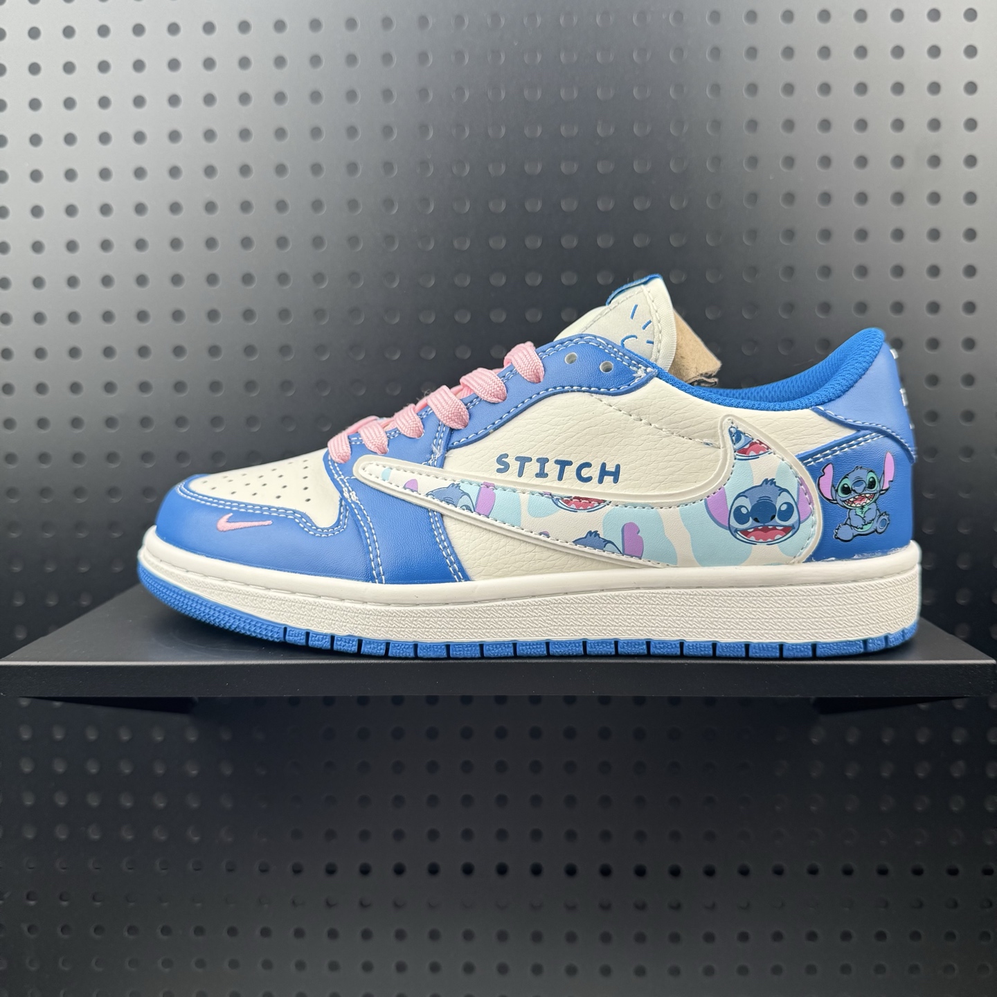 【定制球鞋】Travis Scott x Jordan Air Jordan 1 蓝白赛道 倒钩 私人订制 经典 手绘 平替 耐磨透气 低帮 复古篮球鞋 男女同款 白蓝 货号:DZ5899 023 (32)
