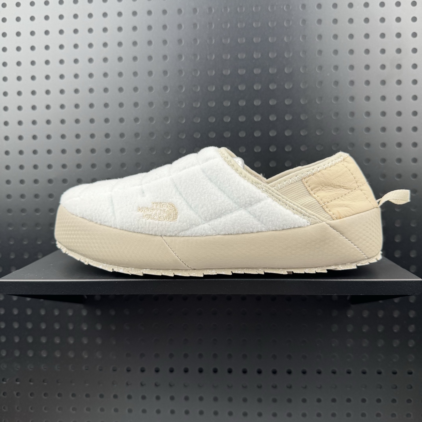 💰110 ✅北面THE NORTH FACE Thermoball Traction 透气耐磨 舒适 及踝 户外靴 女款 米色 货号：NF0A3V1H32F 尺码：36-42（24）