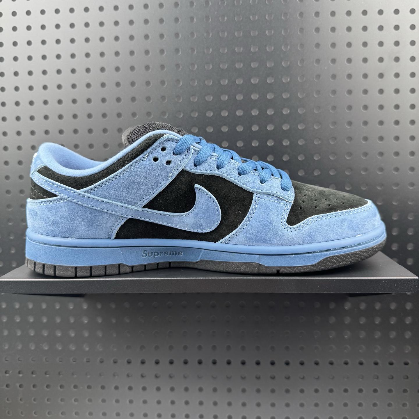 💰160
✅耐克联名Supremex  Nike SB Dunk Low Retro"Supreme 94"扣篮系列低帮休闲运动滑板板鞋 货号：HQ8487 400
码数：36 36.5 37.5 38 38.5 39 40 40.5 41 42 42.5 43 44 44.5 45 46（32）