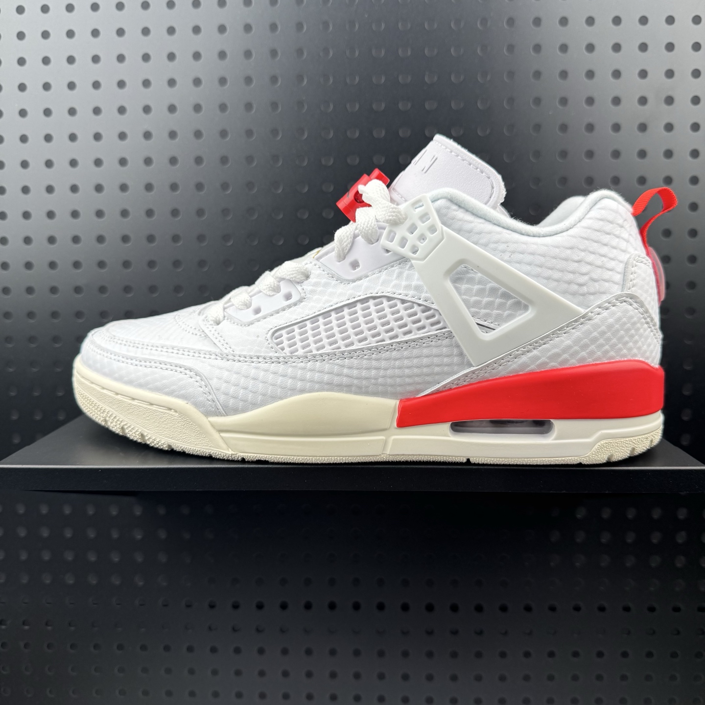 Nike Air Jordan Spizike Low舒适百搭 防滑耐磨 低帮 复古篮球鞋 完美鞋型打造 内原厂气垫 全新设计立体压纹原盒包装 货号:IH4501-100 (26)