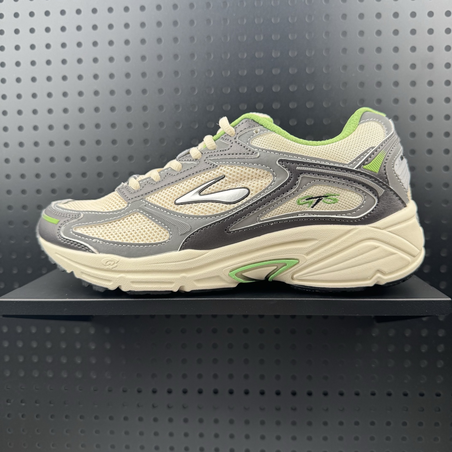 💰160 ✅ 布鲁克斯 Brooks Adrenaline GTS 4 舒适百搭透气支撑跑步鞋 货号:110508 1D 042 码数：36 36.5 37 37.5 38 38.5 39 39.5 40 40.5 41 42 42.5 43 44 44.5 45 45.5 46（32）