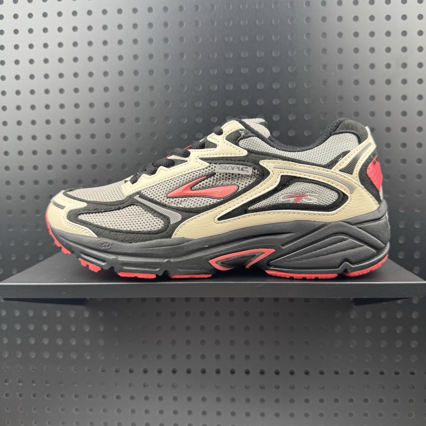 💰160 ✅ 布鲁克斯 Brooks Adrenaline GTS 4 舒适百搭透气支撑跑步鞋 货号:110508 1D 042 码数：36 36.5 37 37.5 38 38.5 39 39.5 40 40.5 41 42 42.5 43 44 44.5 45 45.5 46（32）