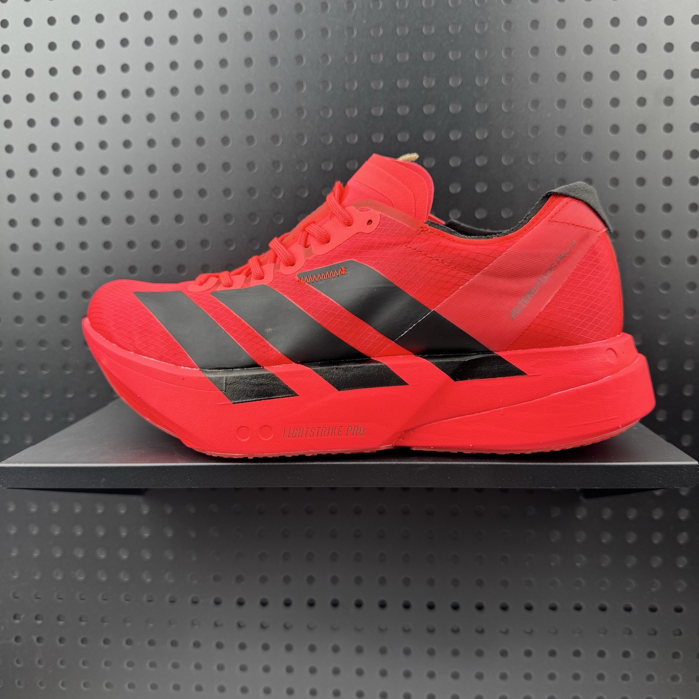 💰220
✅Adidas Adizero Adios Pro 4M 马拉松飞线贾卡轻质透气休闲运动跑步鞋
采用双层透气网纱 Flywire动态飞线绑缚鞋面材质 内置Zoom小气垫装置
货号:JR6368
尺码:36 36.5 37 38 38.5 39 40 40.5 41 42 42.5 43 44 45(01)