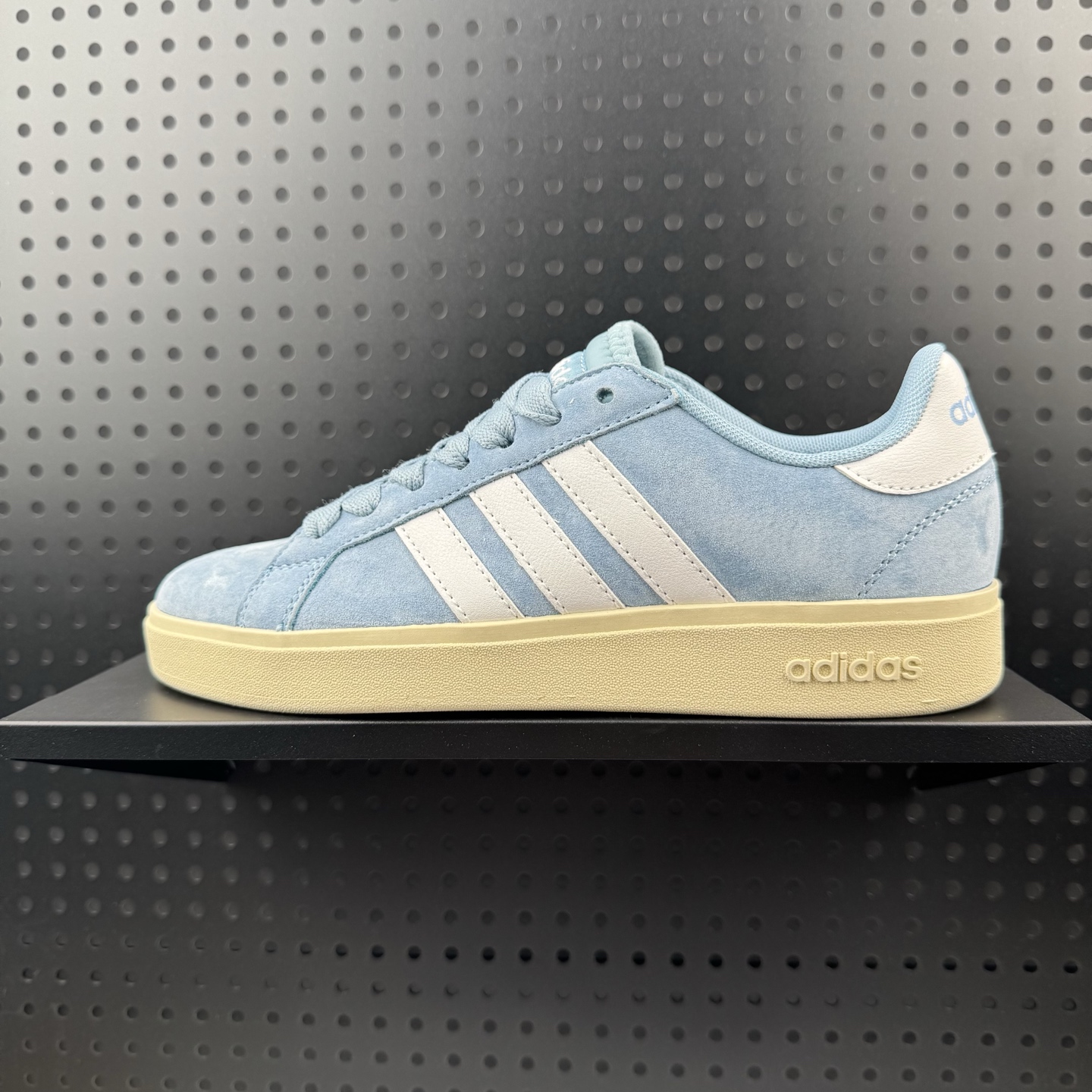 💰100
✅Adidas GRAND COURTBEAT Base 00S 阿迪达斯 休闲 耐磨 低帮 板鞋
货号:IH6192
尺码:36 36.5 37 38 38.5 39 40 40.5 41 42 42.5 43 44 45(26)