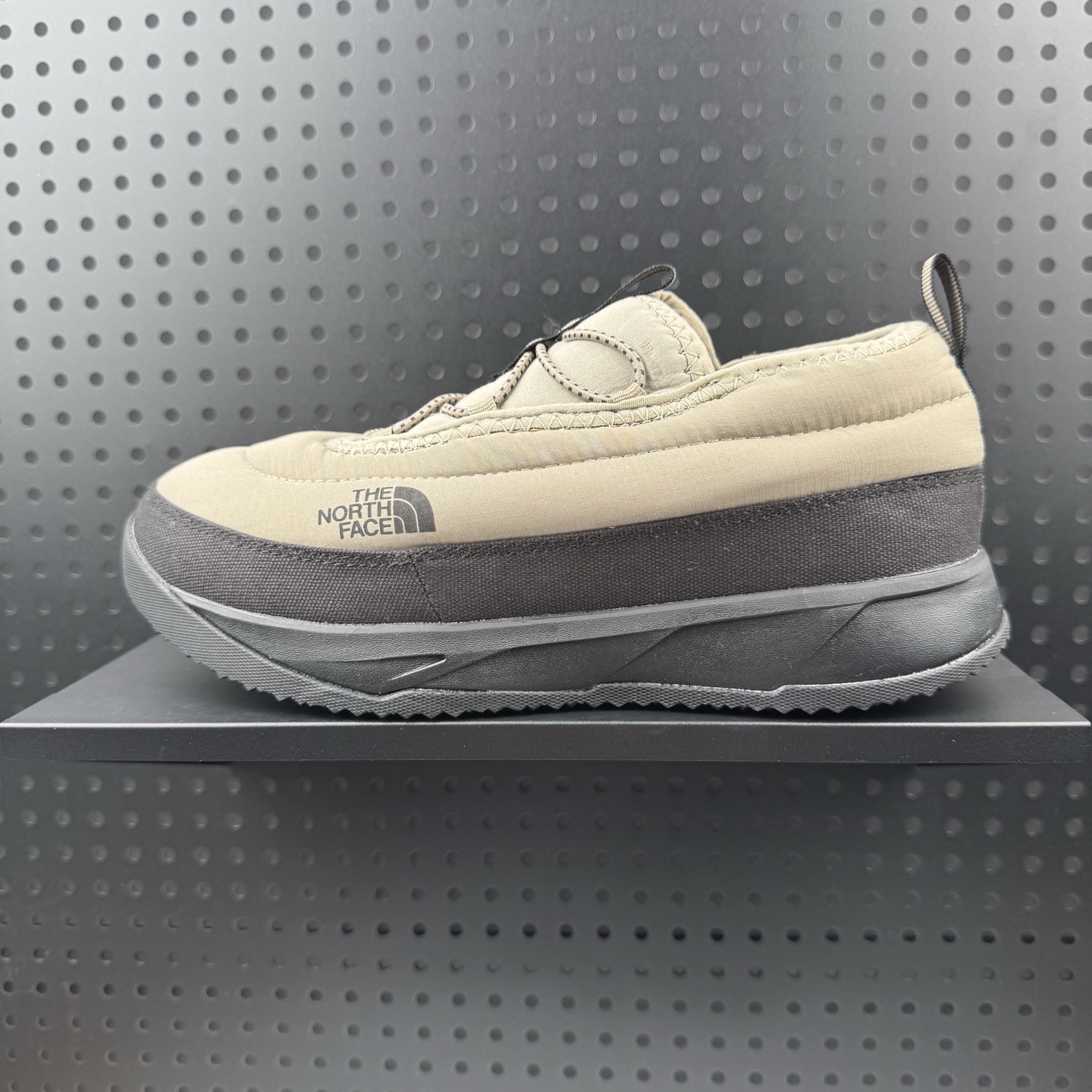 💰160
✅ 北面THE NORTH FACE Nse 舒适百搭 防滑耐磨 低帮 户外功能鞋 男款 米色
货号:NF0A7W4P8F1-090
尺码:40-45(32)