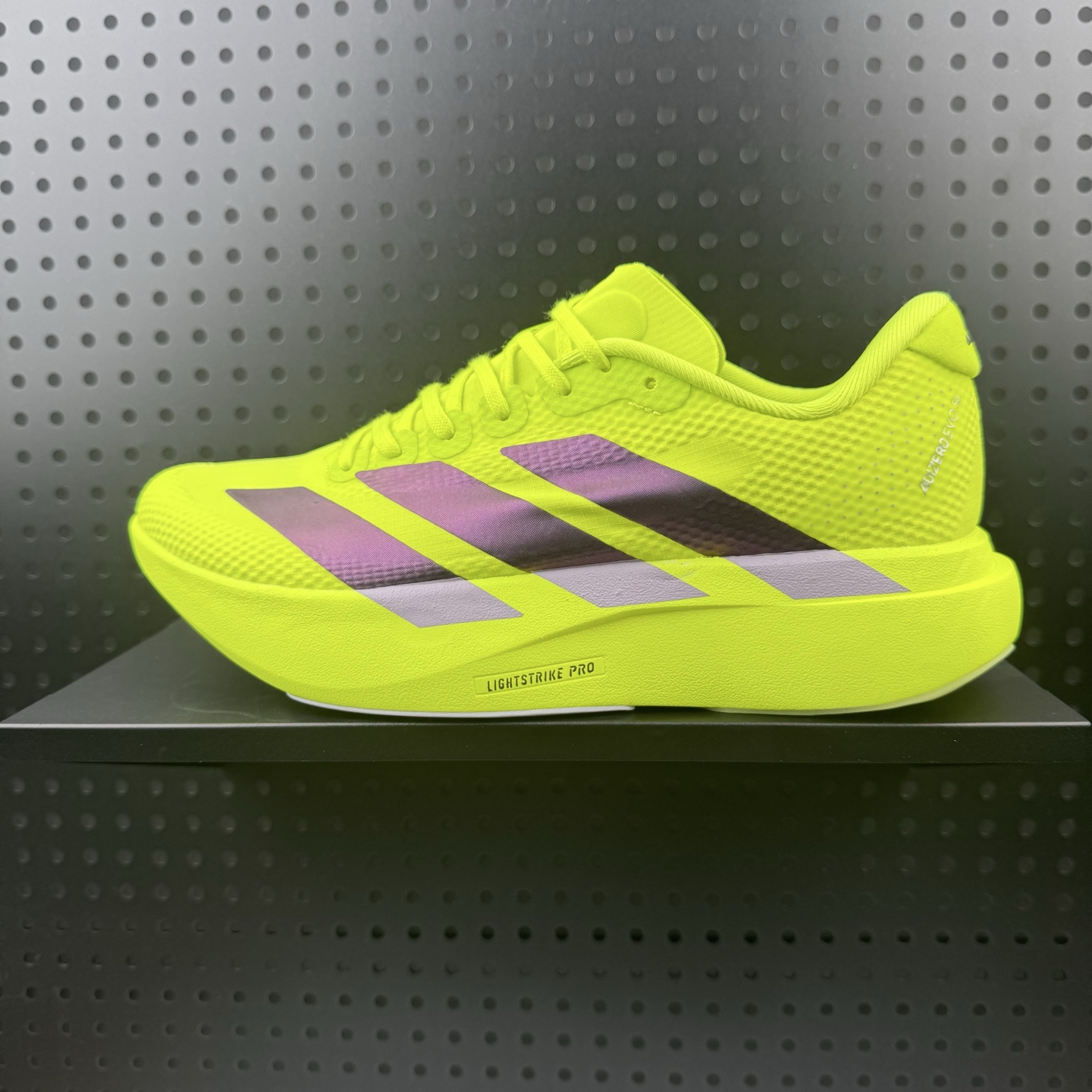 Adidas Adizero EVO SL马拉松飞线贾卡轻质透气休闲运动跑步鞋 采用双层透气网纱 Flywire动态飞线绑缚鞋面材质 内置Zoom小气垫装置 货号:JR2024 (32)