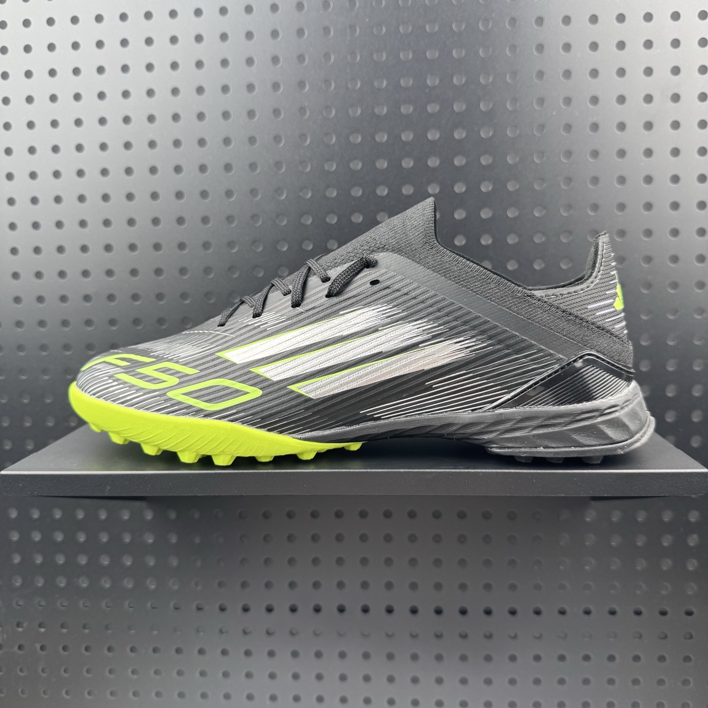 adidas F50 League 舒适百搭 耐磨 足球鞋 男女同款 黑色 货号:JH7725 (24)