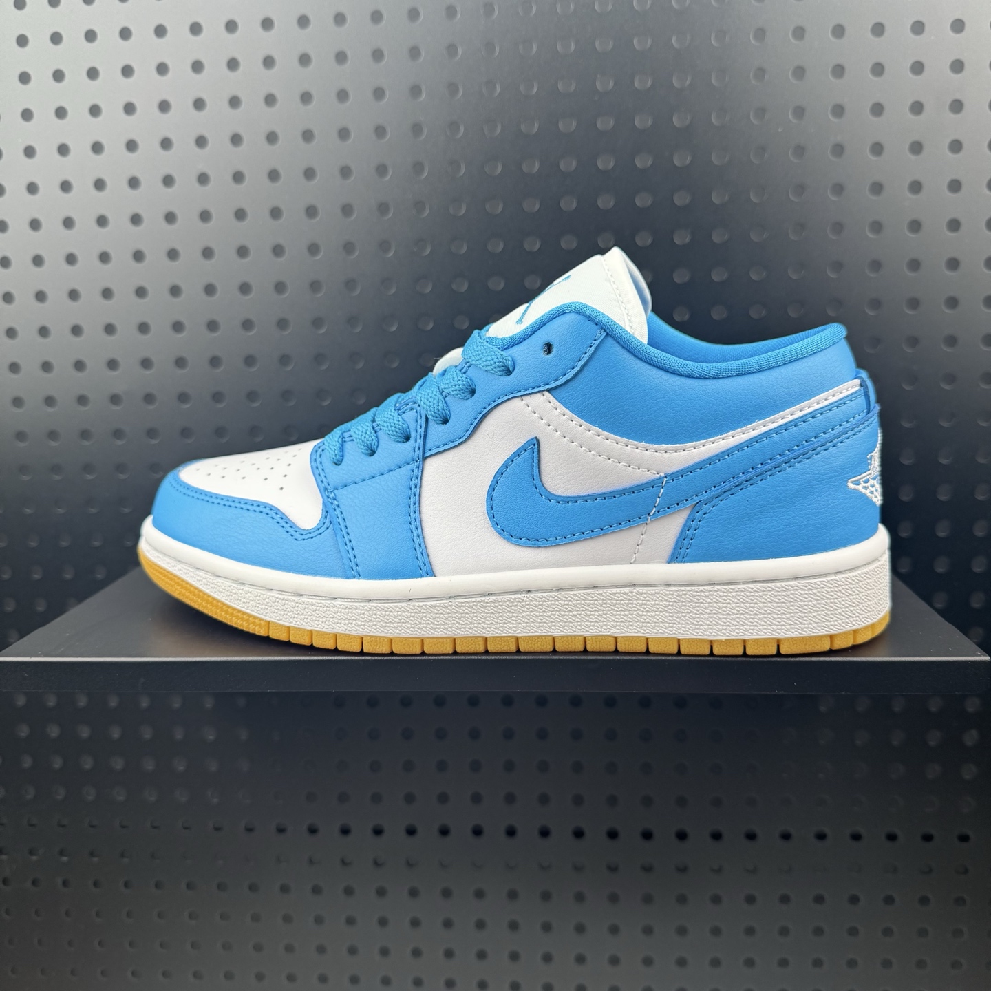 Nike Air Jordan 1 Low AJ1乔1低帮休闲板鞋 同步官方配色 头层皮打造 正确满胶鞋垫 四线拉帮 原厂织唛标 鞋舌高弹海绵填充 官方货号:DC0774-502 (07)