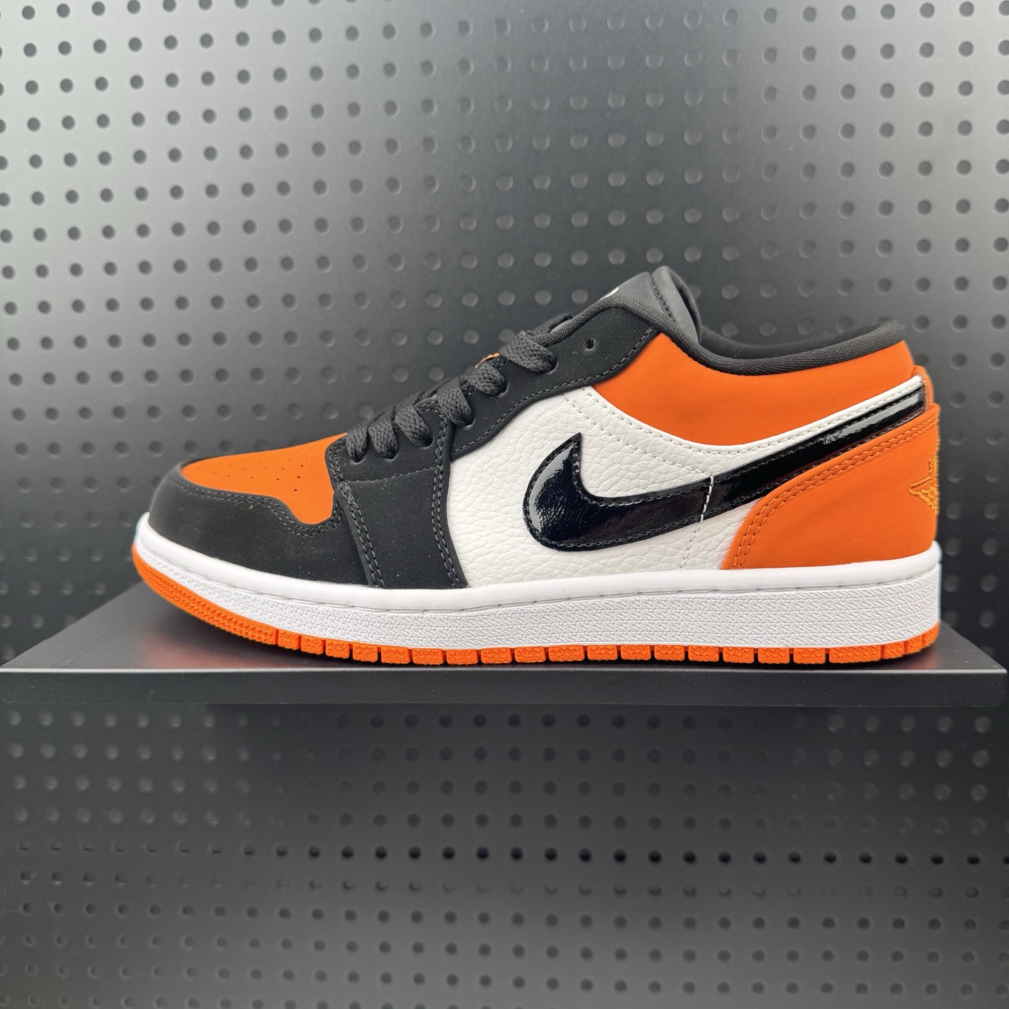 Nike Air Jordan 1 Low AJ1乔1低帮休闲板鞋 同步官方配色 头层皮打造 正确满胶鞋垫 四线拉帮 原厂织唛标 鞋舌高弹海绵填充 官方货号:553558-128 (07)