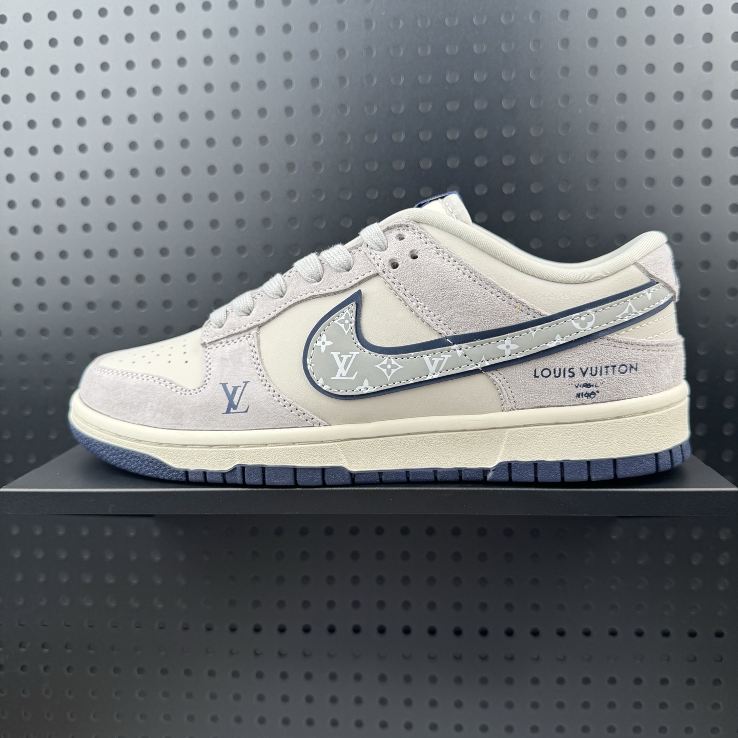Nike Dunk Low Retro ‘DIY高端定制’耐克 低帮休闲运动板鞋 原装头层材料 用料绝不含糊 独家版型蒸餾加工帶來的是更好的视觉和脚感体验 清洁度 电绣工艺 皮料切割干净无任何毛边 细节完美 货号:DN3168-005 (32)