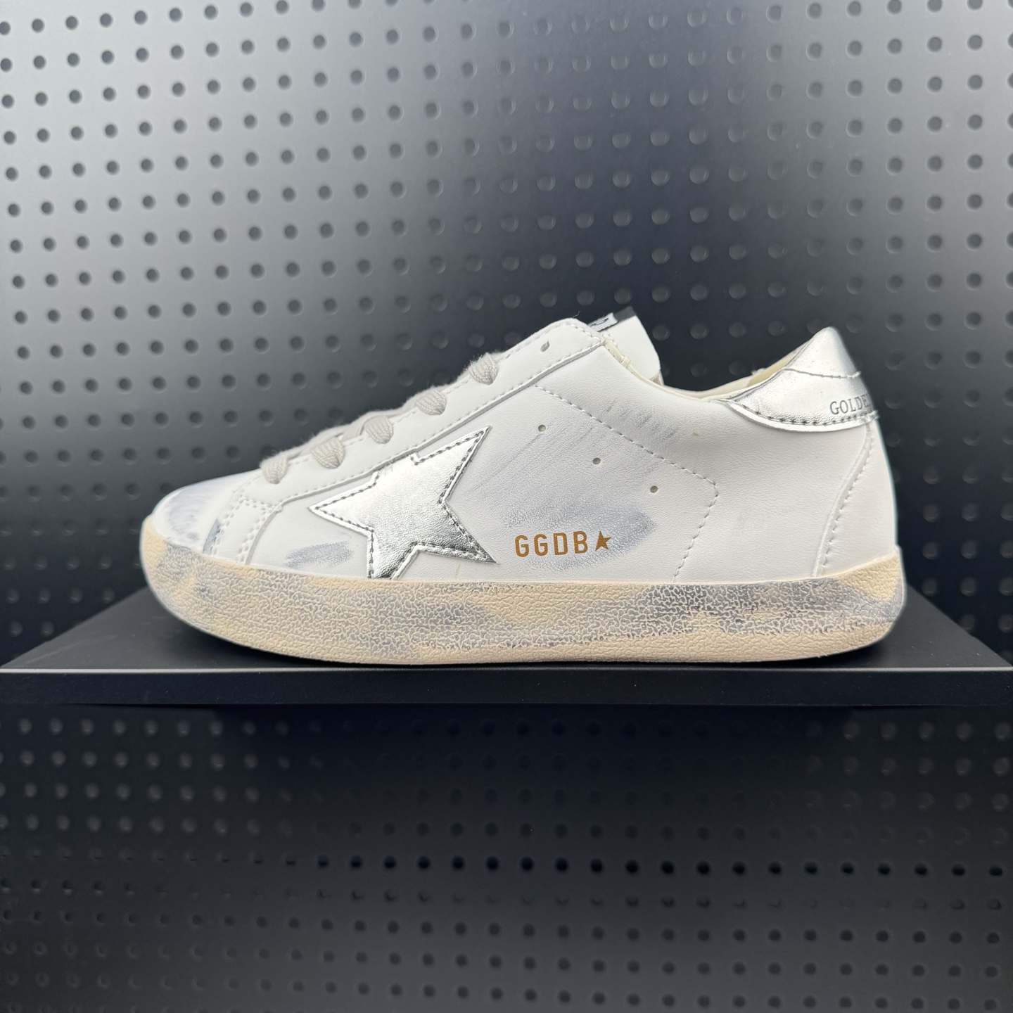 GGDB 小脏鞋 板鞋 做旧 意大利时装品牌·黄金鹅 GGDB Golden Goose Super Star 系列小脏运动鞋 完美精细做工 全手工打磨做旧 3厘米增高 Golden Goose 官网同步 多双正品拆解打版 鞋面原版定制牛皮(做旧精髓所在) 货号:G21D120 (24)