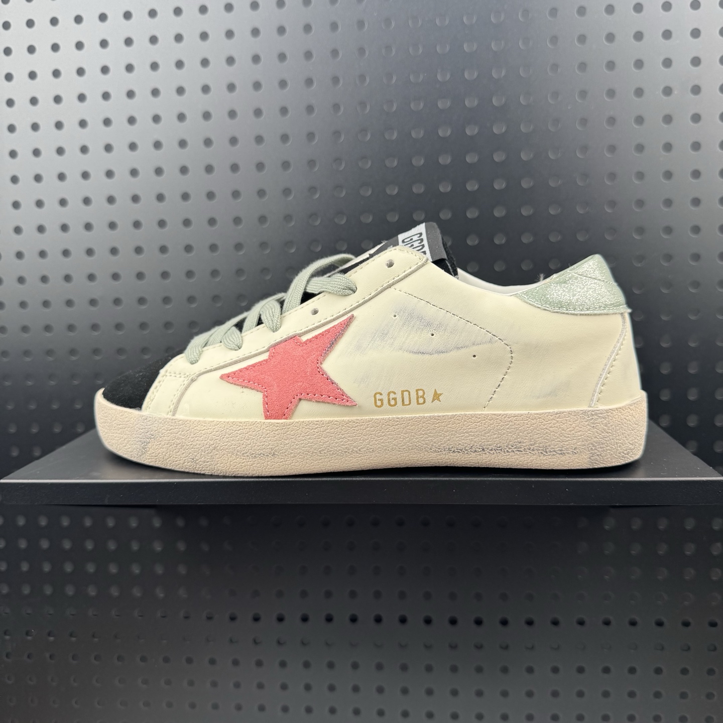 GGDB 小脏鞋 板鞋 做旧 意大利时装品牌·黄金鹅 GGDB Golden Goose Super Star 系列小脏运动鞋 完美精细做工 全手工打磨做旧 3厘米增高 Golden Goose 官网同步 多双正品拆解打版 鞋面原版定制牛皮(做旧精髓所在) 货号:G21D120 (24)