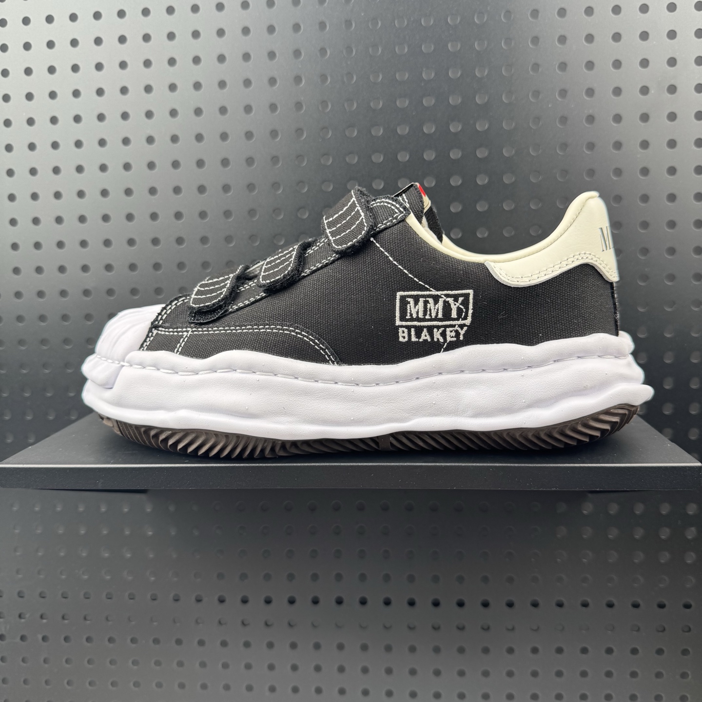 💰170
✅ MIHARA YASUHIRO三原康裕 Blakey 舒适百搭 轻便 低帮 帆布鞋 男女同款 黑白
货号:A14FW741
尺码:36-44(24)