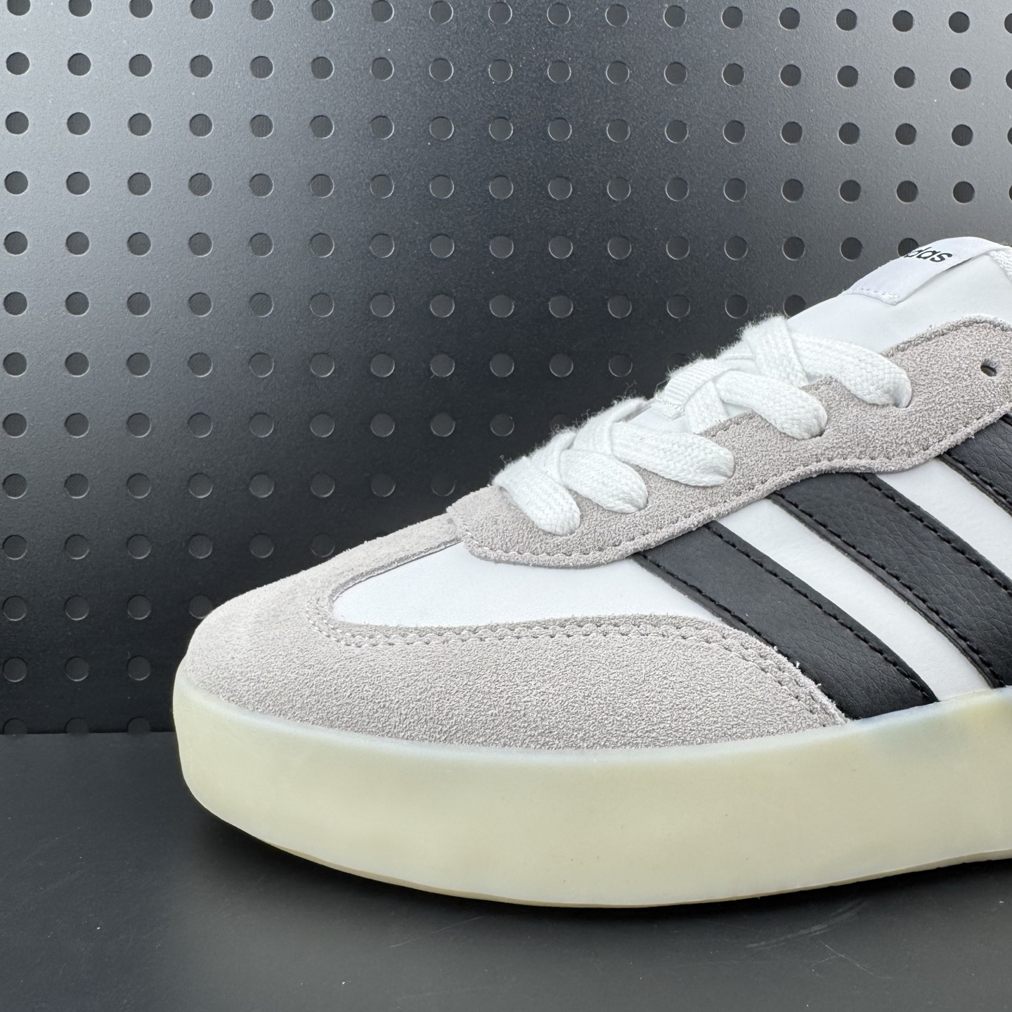 💰100
✅阿迪达斯Adidas  BARREDA DECODE果冻T头鞋德训鞋运动鞋
原楦原纸板开发 尼龙+麂皮拼接鞋面，舒适透气。宽楦鞋型，释放双脚，告别束缚。EVA半透明果冻大底，脚感舒适，防滑耐磨。
货号：JI2315
码数：36 36.5 37 38 38.5 39 40 40.5 41 42 42.5 43 44 44.5 45（26）