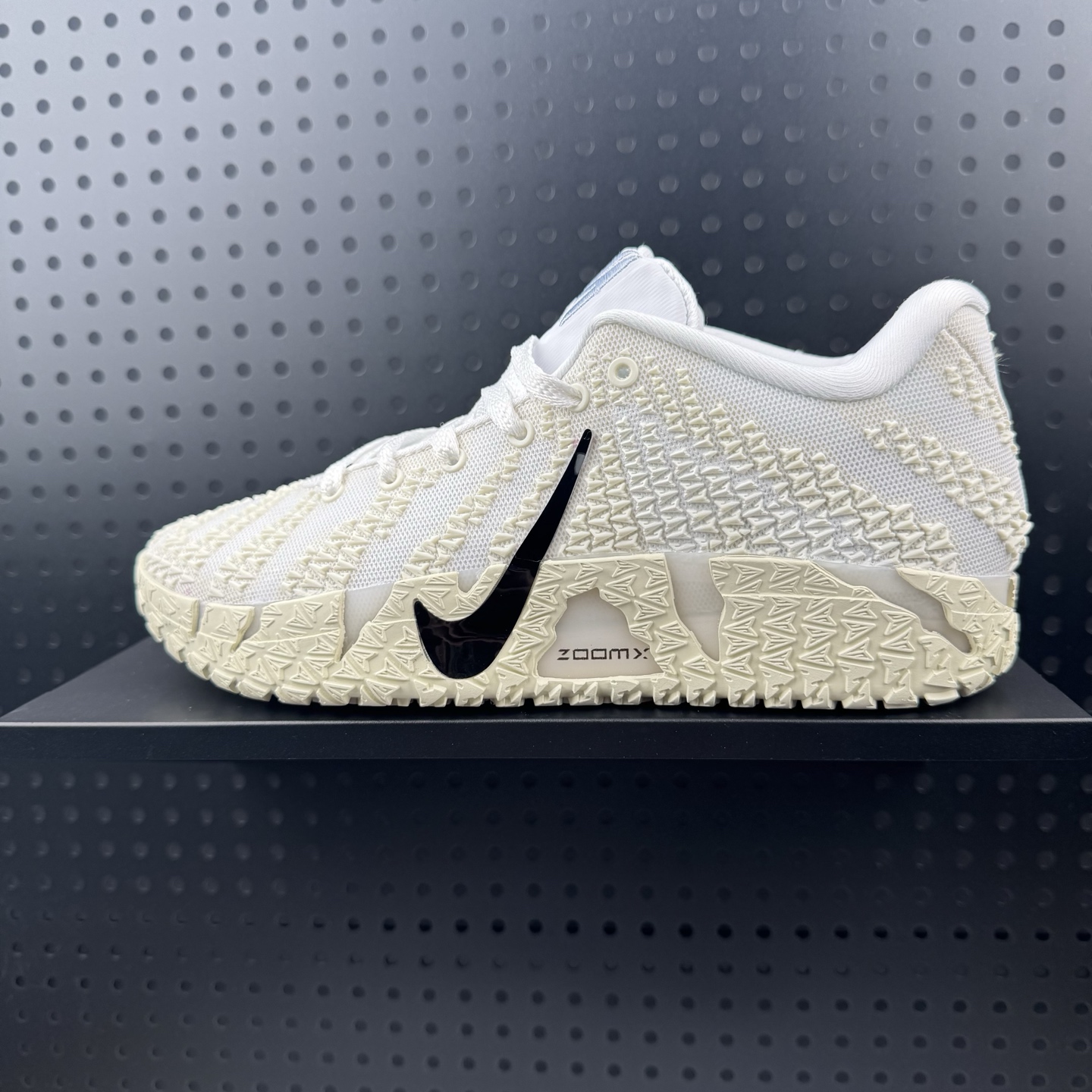 💰150
✅Nike JA 3 莫兰特3代 耐克时尚百搭 耐磨透气 低帮篮球鞋
货号:HF2794-101
尺码:40 40.5 41 42 42.5 43 44 45 46（24）