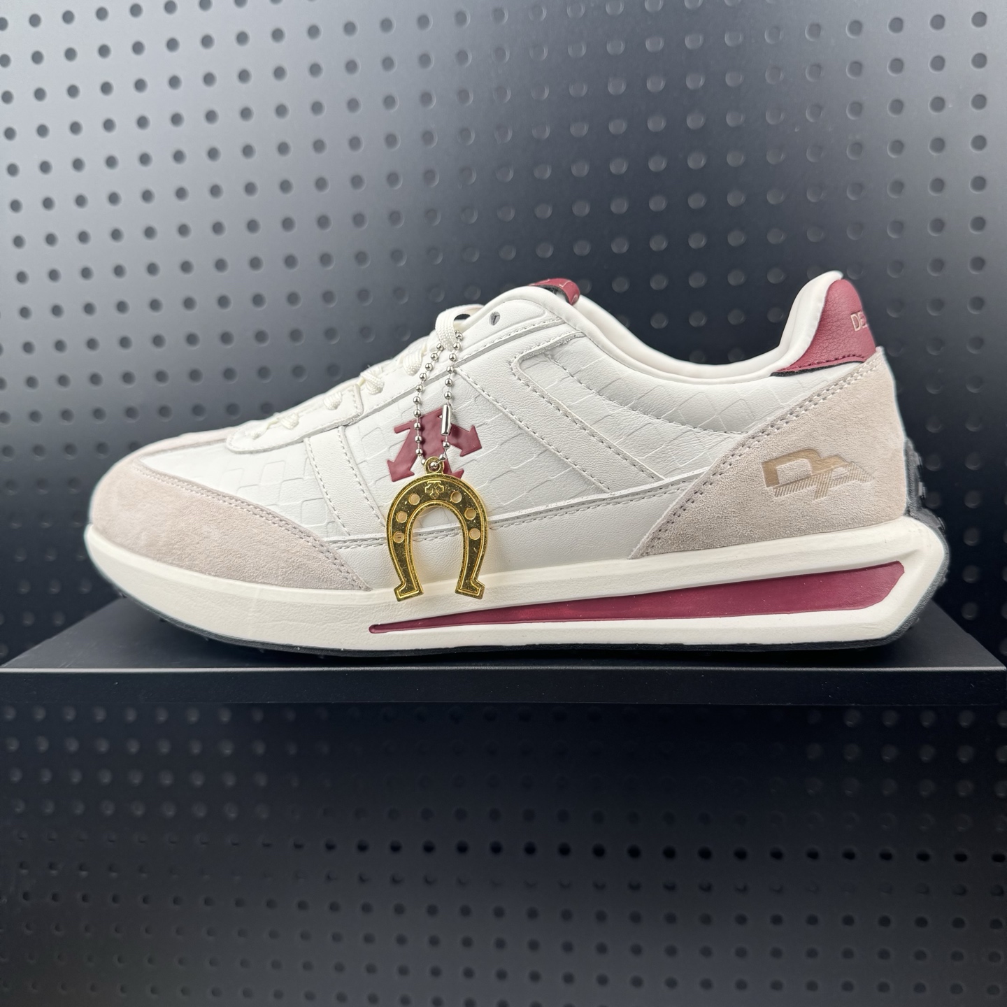 💰180
✅迪桑特DESCENTE CHRON RACER 舒适百搭 防滑耐磨 低帮 生活休闲鞋
货号:D6131LSN19
尺码:36 36.5 37.5 38 38.5 39 40 40.5 41 42 42.5 43 44 45 46（24）