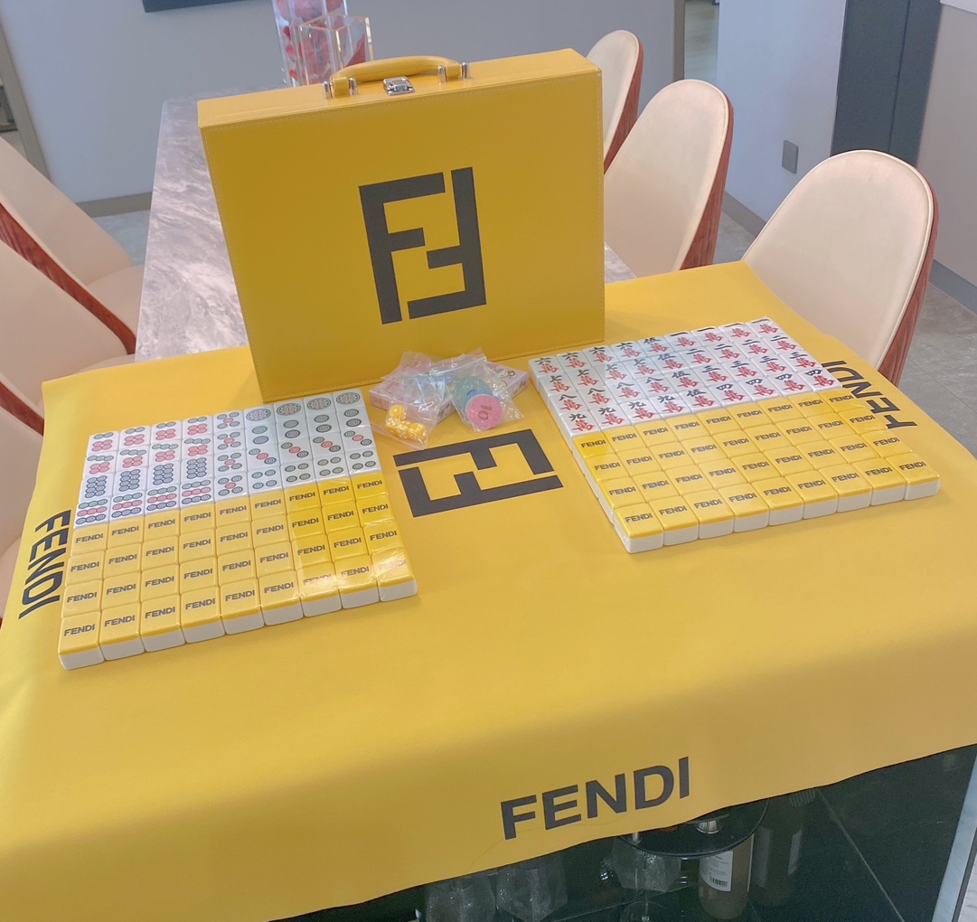 FENDI Yellow Leather Mahjong Box🀄 144 Mahjong tiles🀄 chip🀄 dice 🎲🀄 Fendi Mahj - Comprehensive