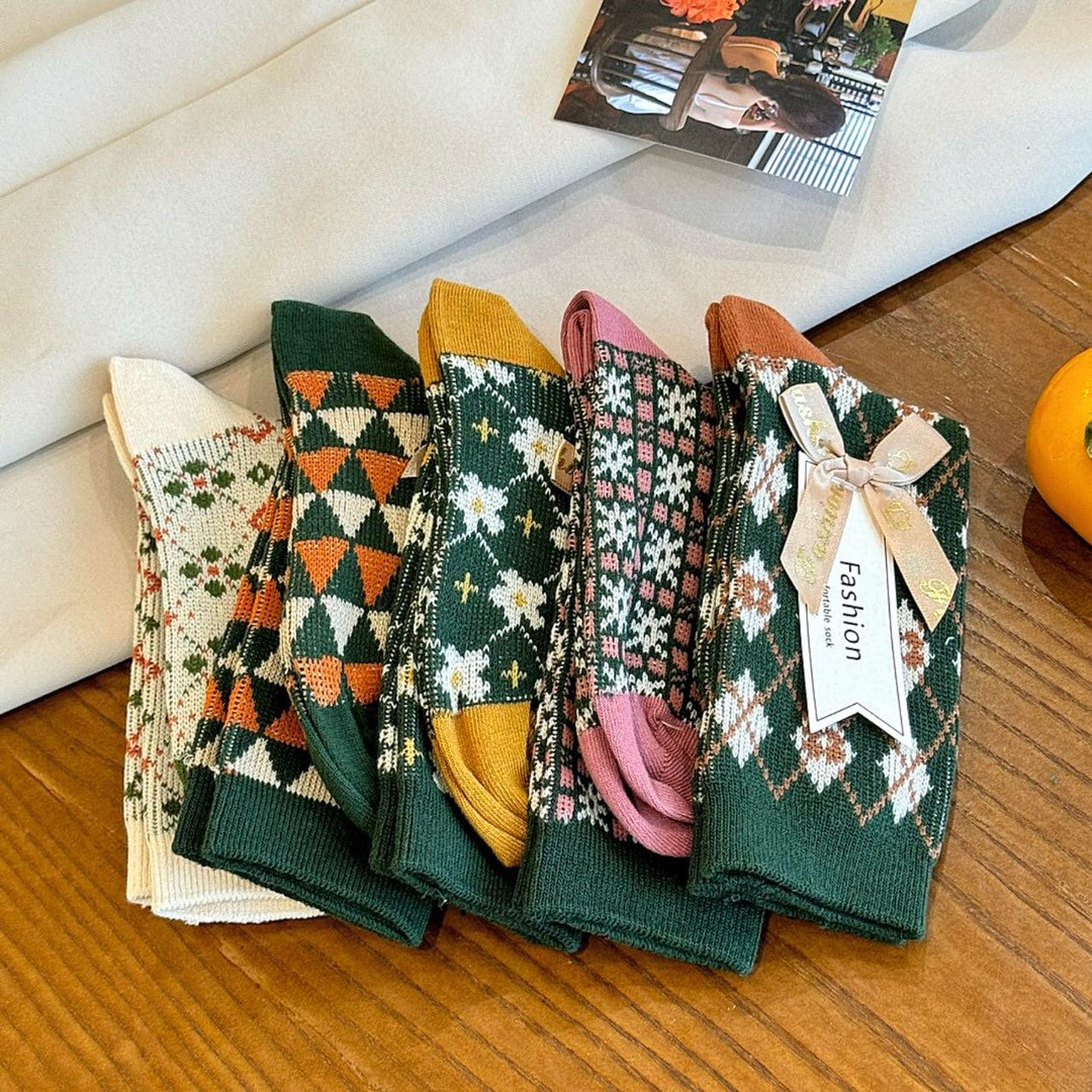 Crafted from fine cotton, these classic crew socks feature - Comprehensive 6