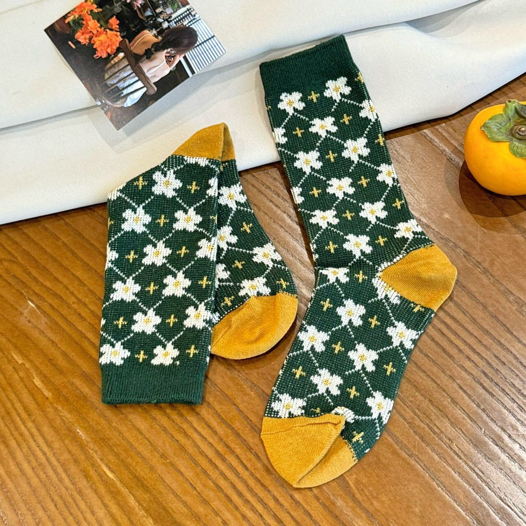 Floral Motif Mid-Calf Socks - Comprehensive 2