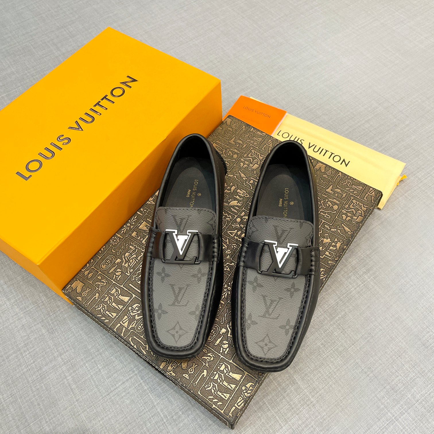 NO:350521,:【L Home】Men’s Bean Dog Shoes Official Website Synchronized〈Market Top Version〉Cowhide+Black Niuli Original Packaging. Gray Flower, Size 38-45.,,cowhide19860909:【L 家】男士豆豆鞋 官网同步〈市场顶级版本〉牛皮+黑色牛里 原版包装 .灰花,尺码38-45.,,cowhide,Men's shoes