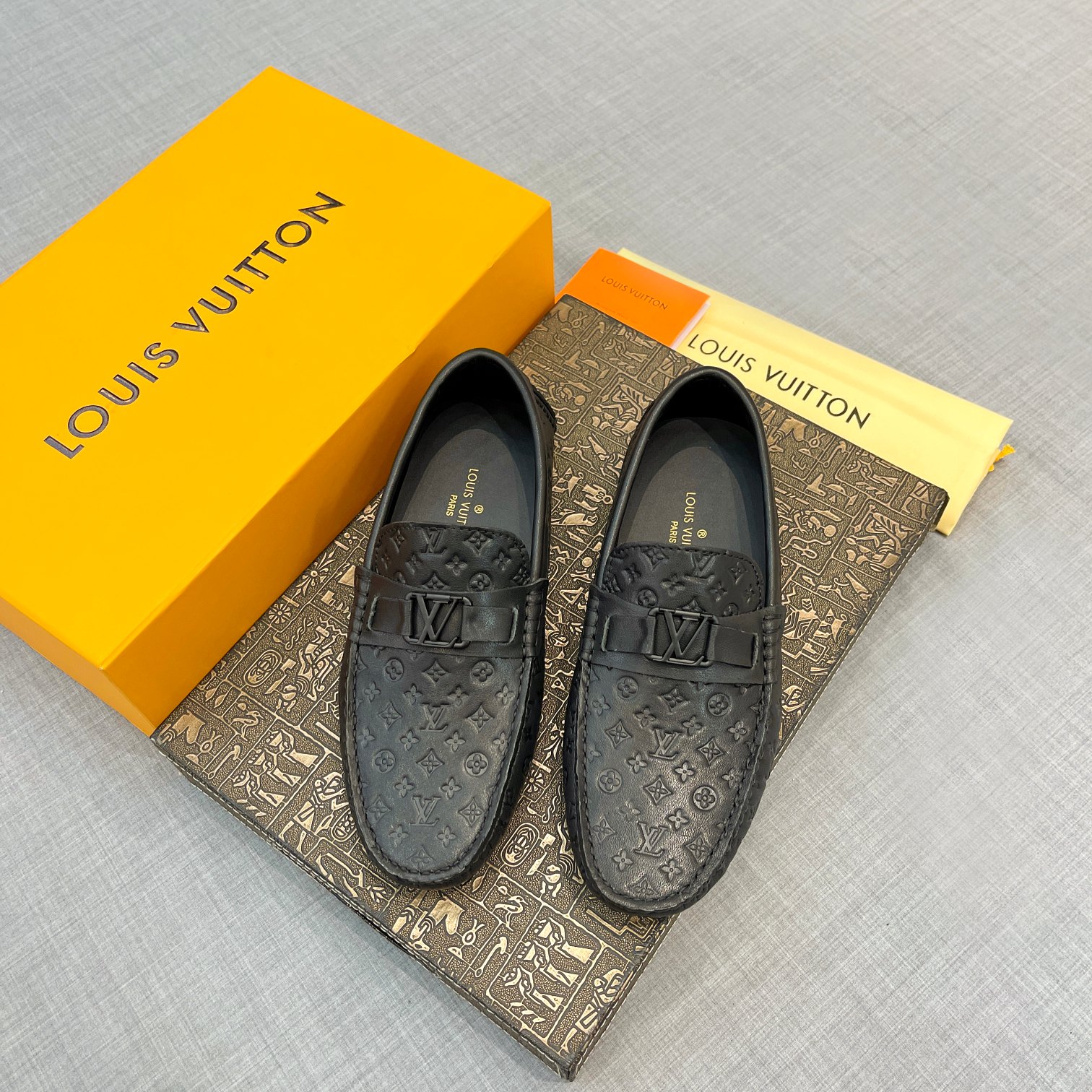 NO:350620,:【L Home】Men’s Bean Dog Shoes Official Website Synchronized〈Market Top Version〉Cowhide Embossed + Black Niuli Original Packaging. Black, Size 38-45.,,cowhide19860909:【L 家】男士豆豆鞋 官网同步〈市场顶级版本〉牛皮压花+黑色牛里 原版包装 .黑色,尺码38-45.,,cowhide,Men's shoes