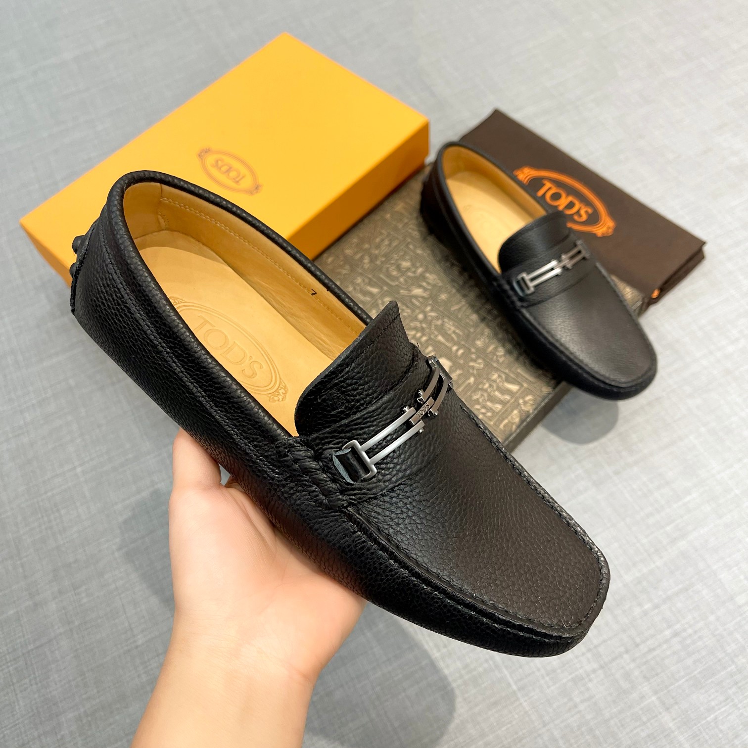 Precio de fábrica: [Tods] zapatos de hombre de soja Sincronización de contador nueva calidad de gama
