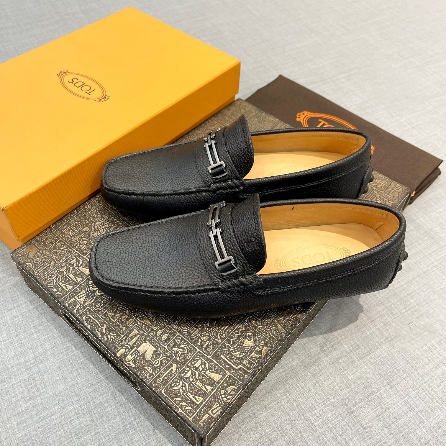 Precio de fábrica: [Tods] zapatos de hombre de soja Sincronización de contador nueva calidad de gama