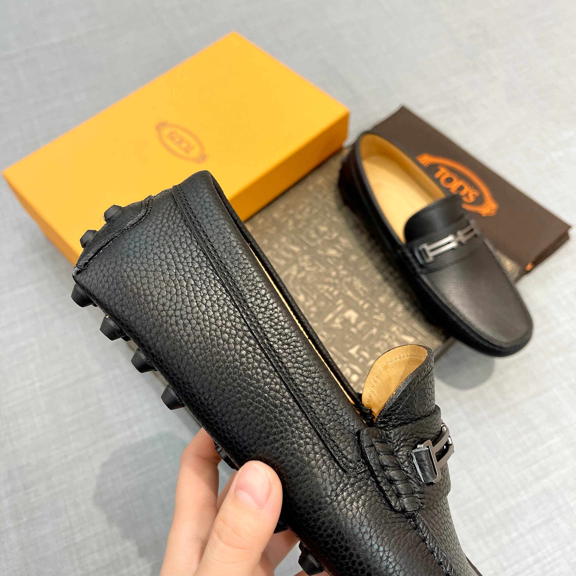 Precio de fábrica: [Tods] zapatos de hombre de soja Sincronización de contador nueva calidad de gama