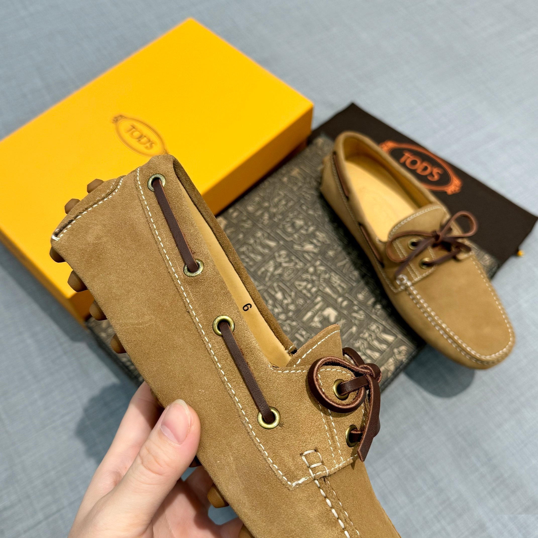 Precio de fábrica: [Tods] zapatos de soja para hombre Contra sincronización nueva calidad de gama al