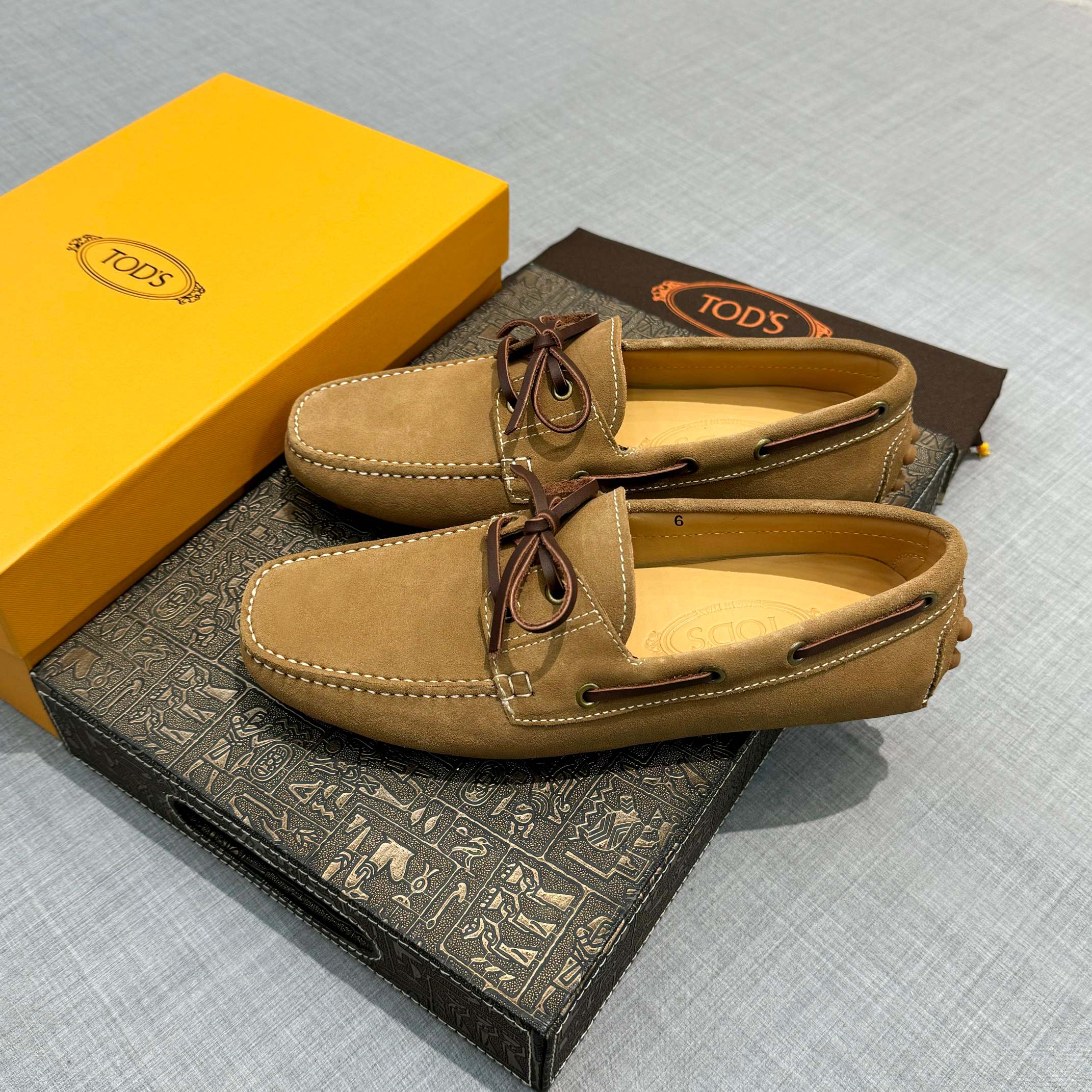 Precio de fábrica: [Tods] zapatos de soja para hombre Contra sincronización nueva calidad de gama al