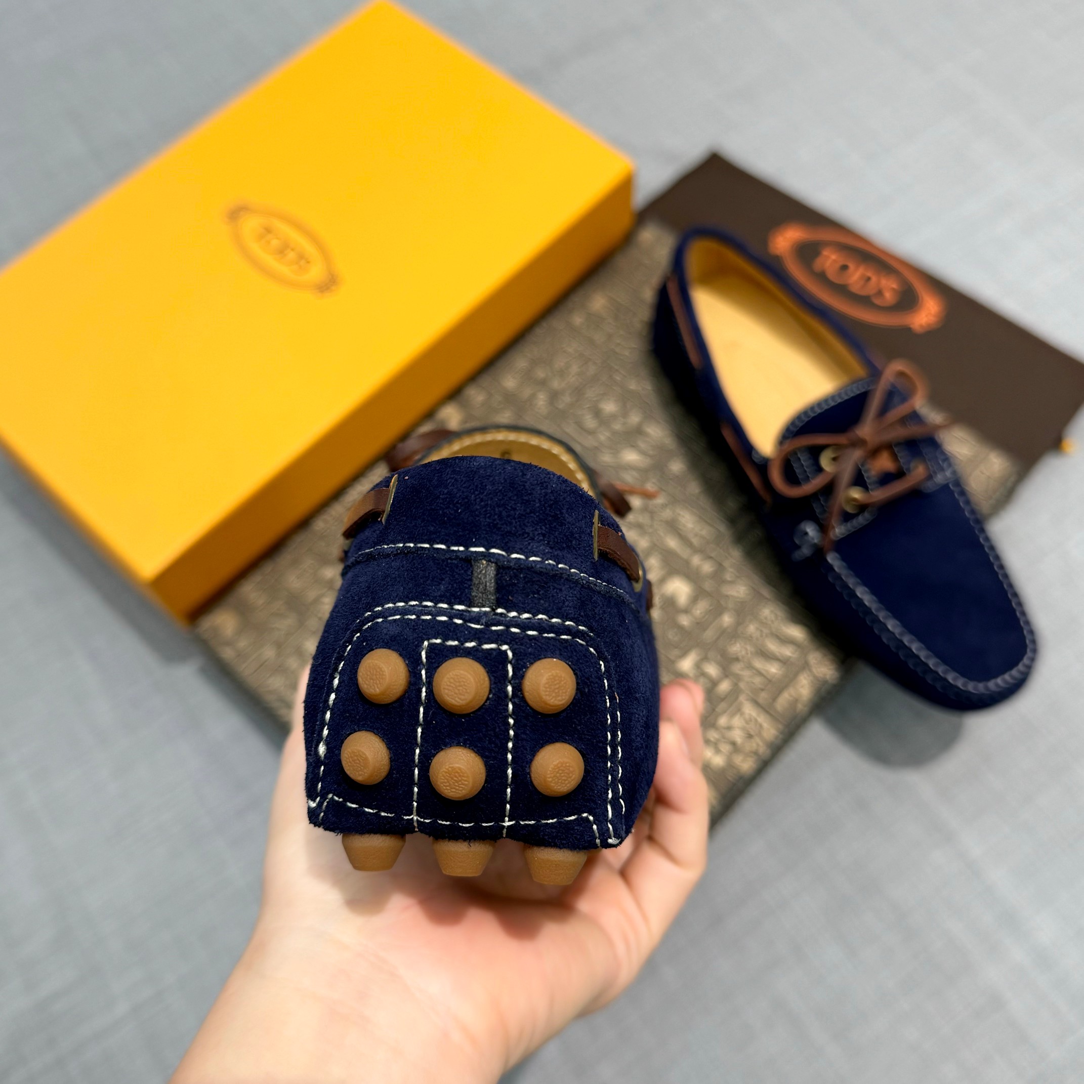Precio de fábrica: [Tods] zapatos de soja para hombre Contra sincronización nueva calidad de gama al