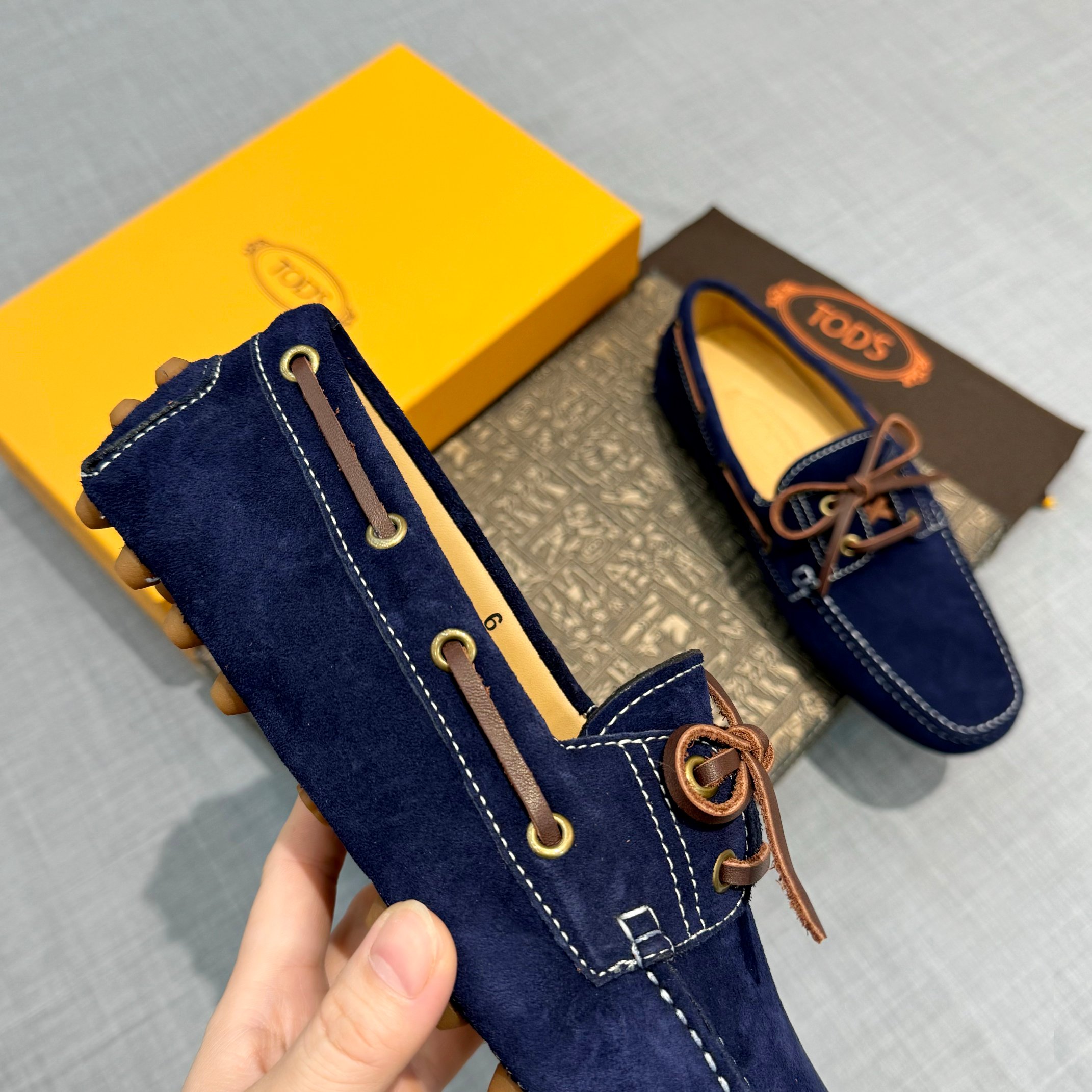 Precio de fábrica: [Tods] zapatos de soja para hombre Contra sincronización nueva calidad de gama al