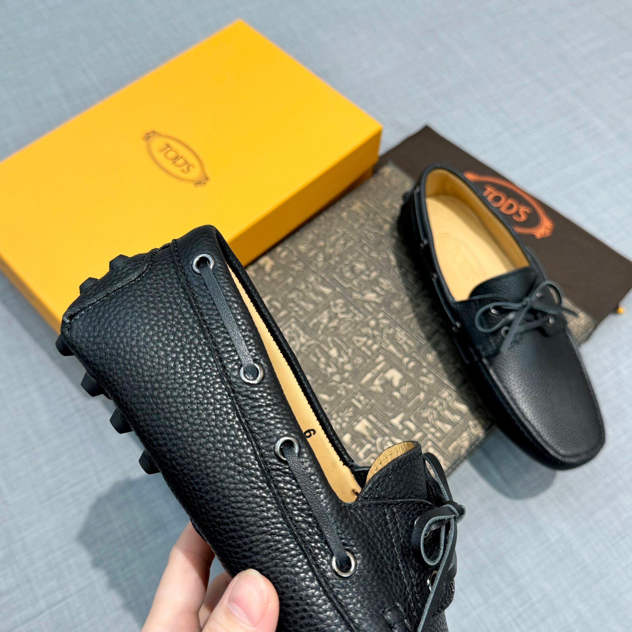 Precio de fábrica: [Tods] zapatos de hombre de soja Sincronización de contador nueva calidad de gama