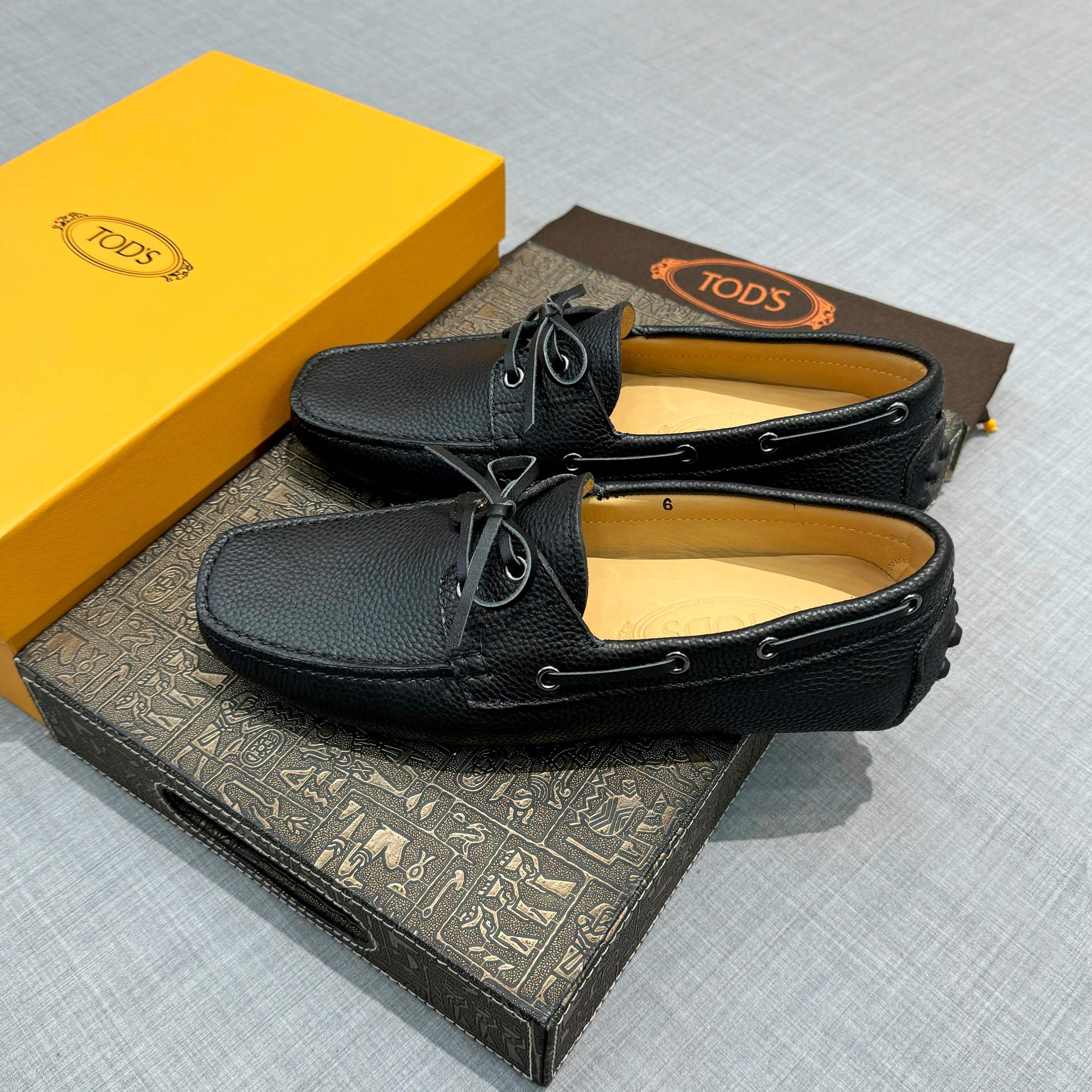 Precio de fábrica: [Tods] zapatos de hombre de soja Sincronización de contador nueva calidad de gama