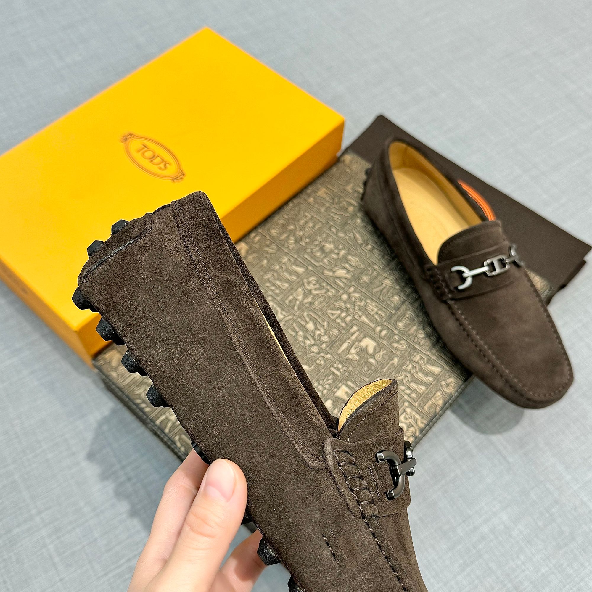 Precio de fábrica: [Tods] zapatos de soja de los hombres Contra sincronización nueva calidad de gama