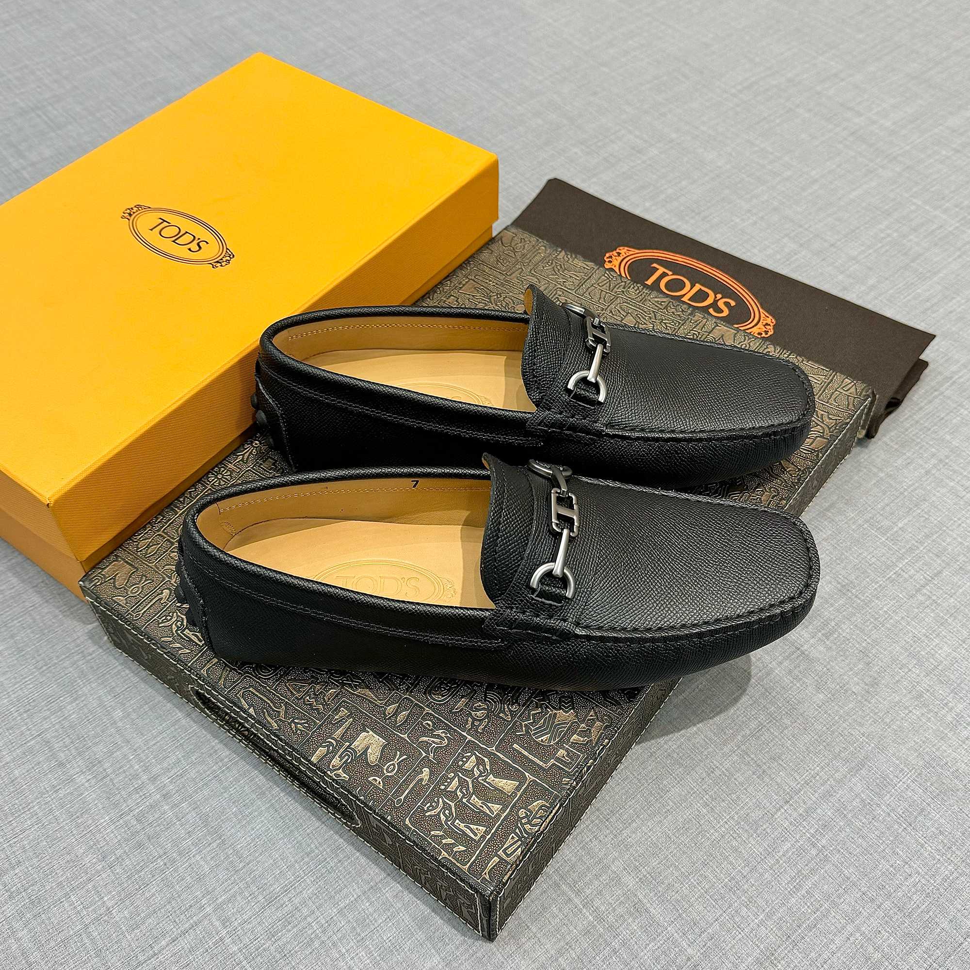 Precio de fábrica: [Tods] Men's Soya Shoes Counter synchronised new Forro de piel de vacuno flor de 