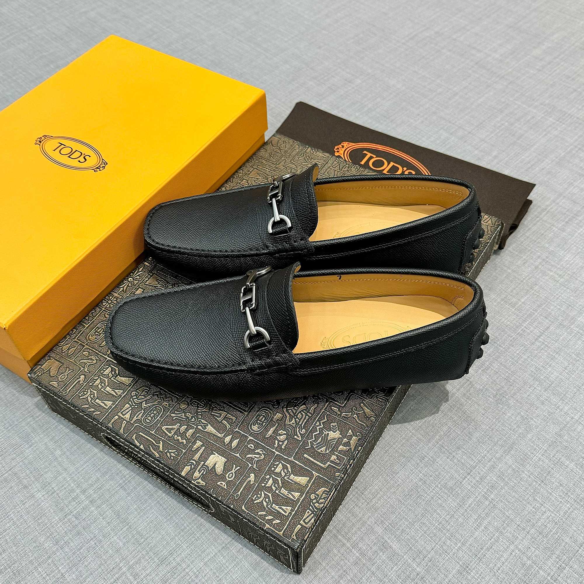 Precio de fábrica: [Tods] Men's Soya Shoes Counter synchronised new Forro de piel de vacuno flor de 