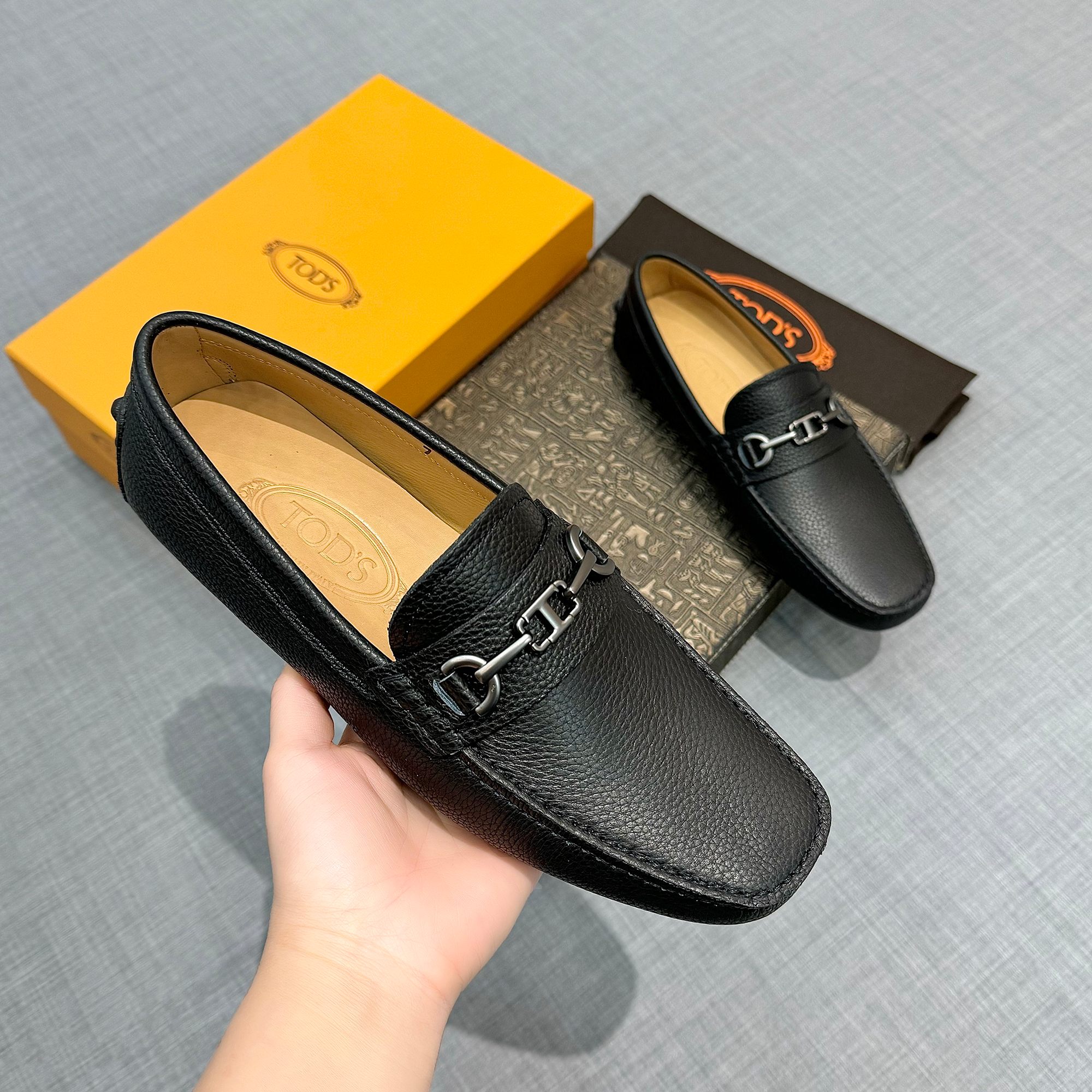Precio de fábrica: [Tods] zapatos de hombre de soja Sincronización de contador nueva calidad de gama