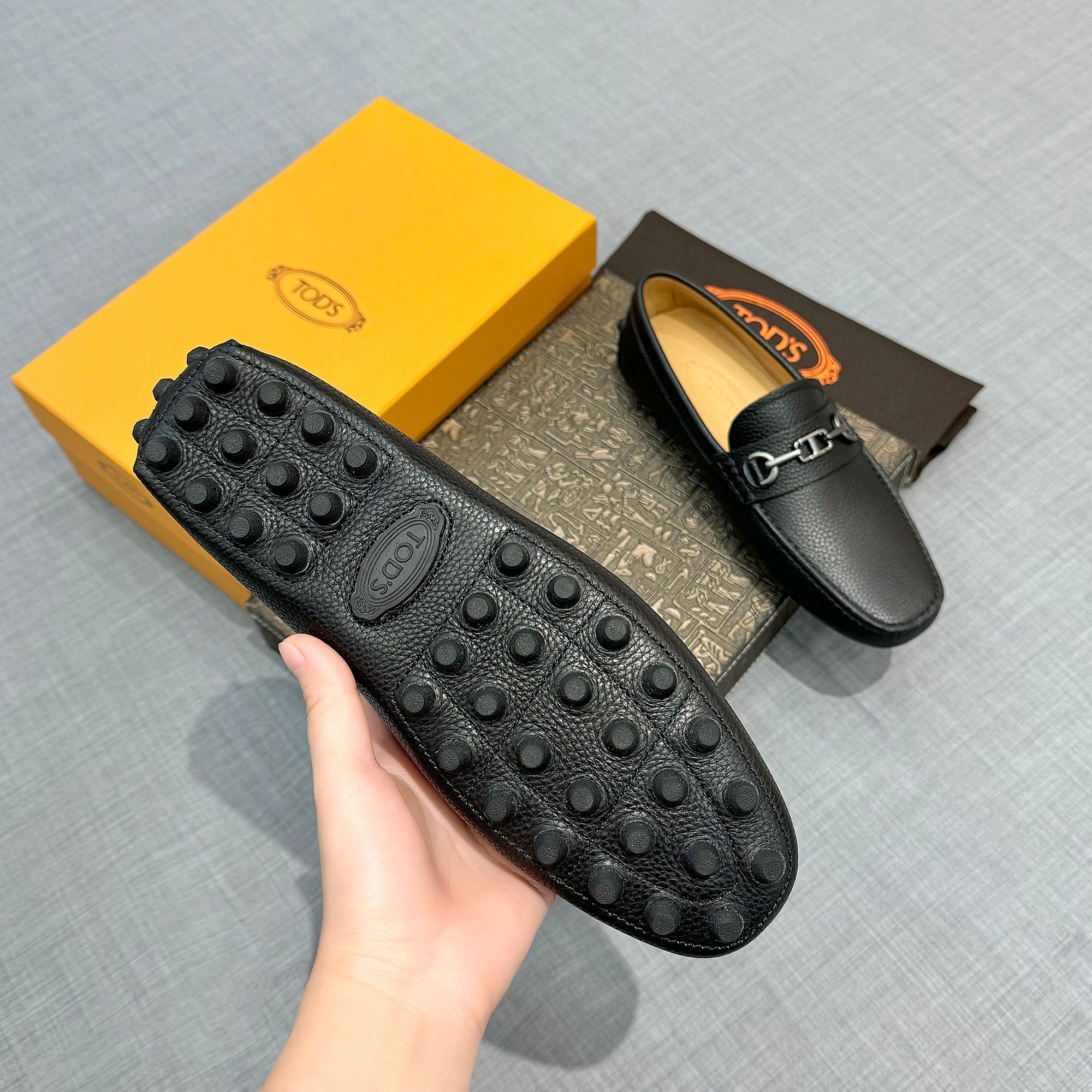 Precio de fábrica: [Tods] zapatos de hombre de soja Sincronización de contador nueva calidad de gama