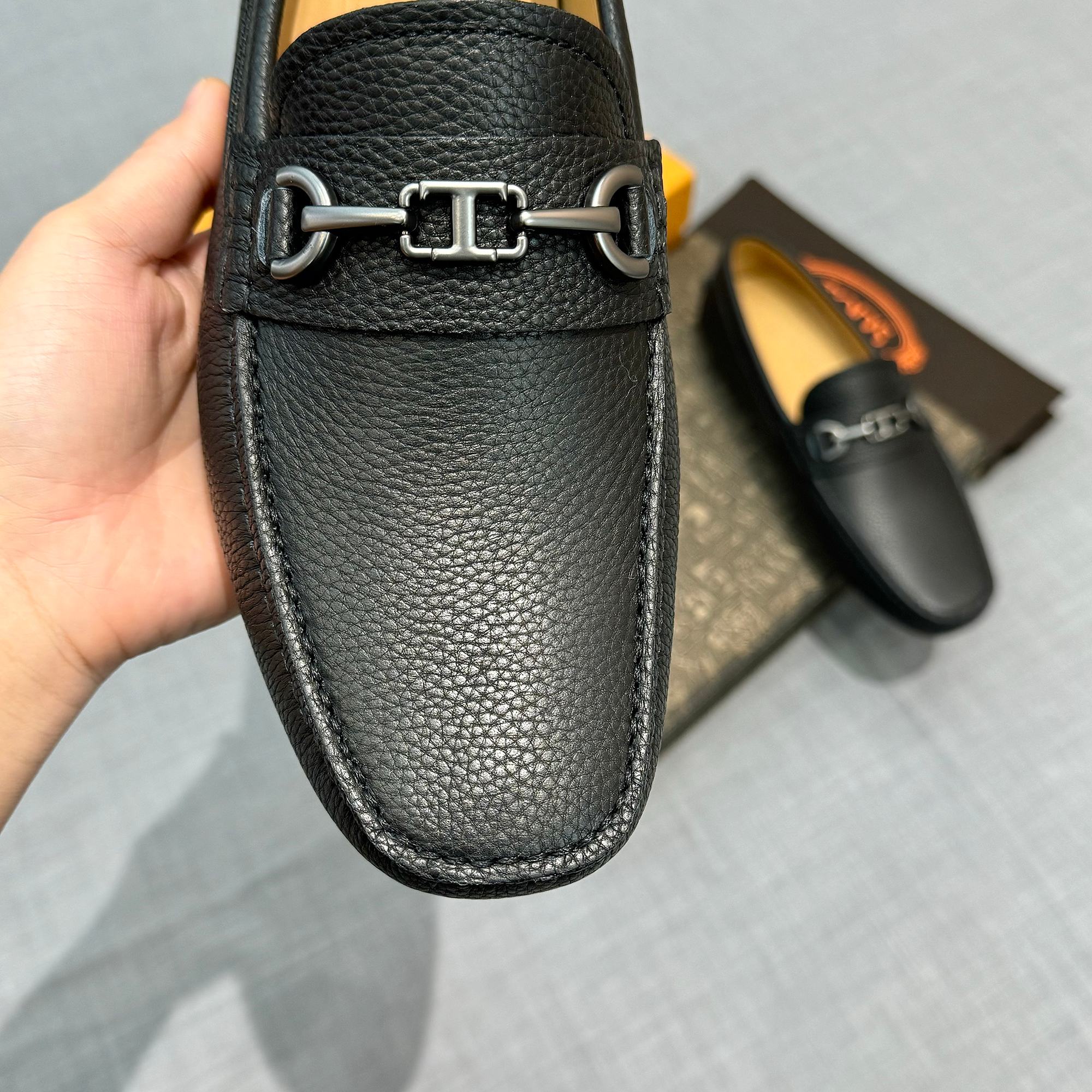 Precio de fábrica: [Tods] zapatos de hombre de soja Sincronización de contador nueva calidad de gama