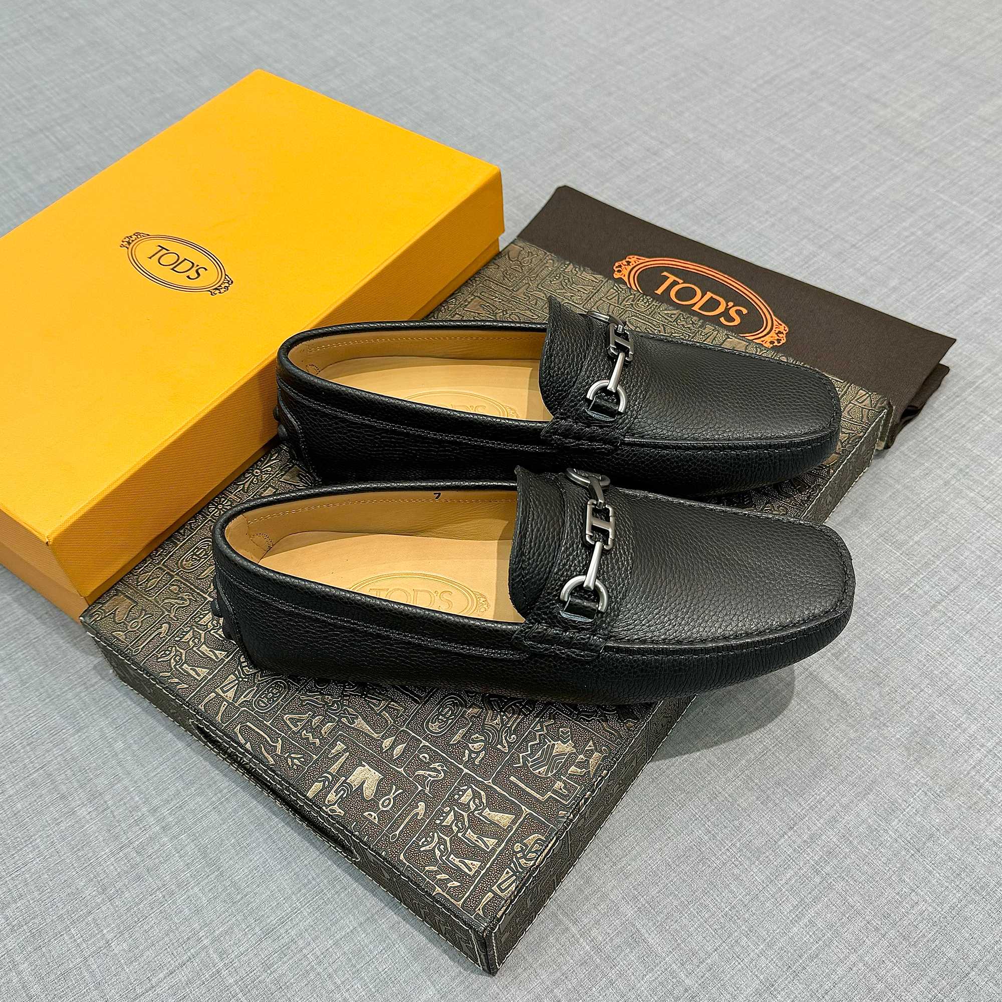 Precio de fábrica: [Tods] zapatos de hombre de soja Sincronización de contador nueva calidad de gama