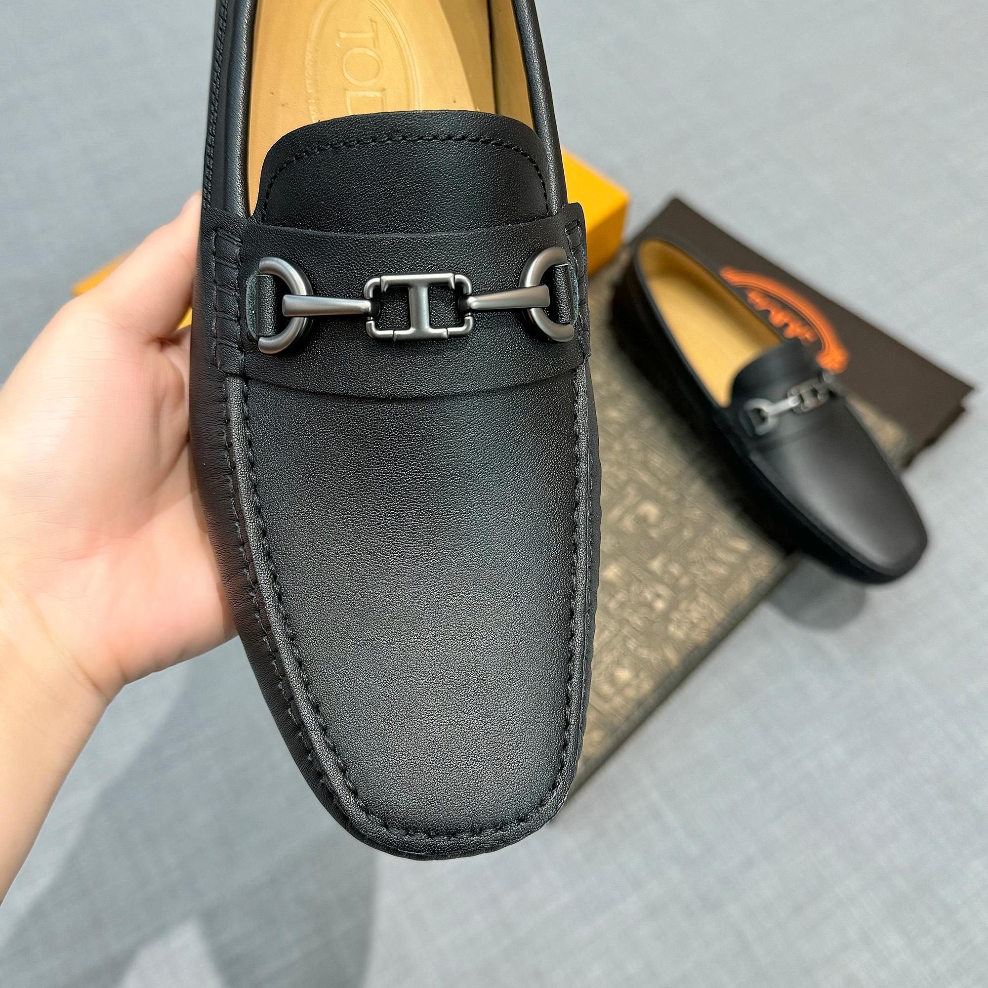 Precio de fábrica: [Tods] zapatos de hombre de soja Sincronización de contador nueva calidad de gama