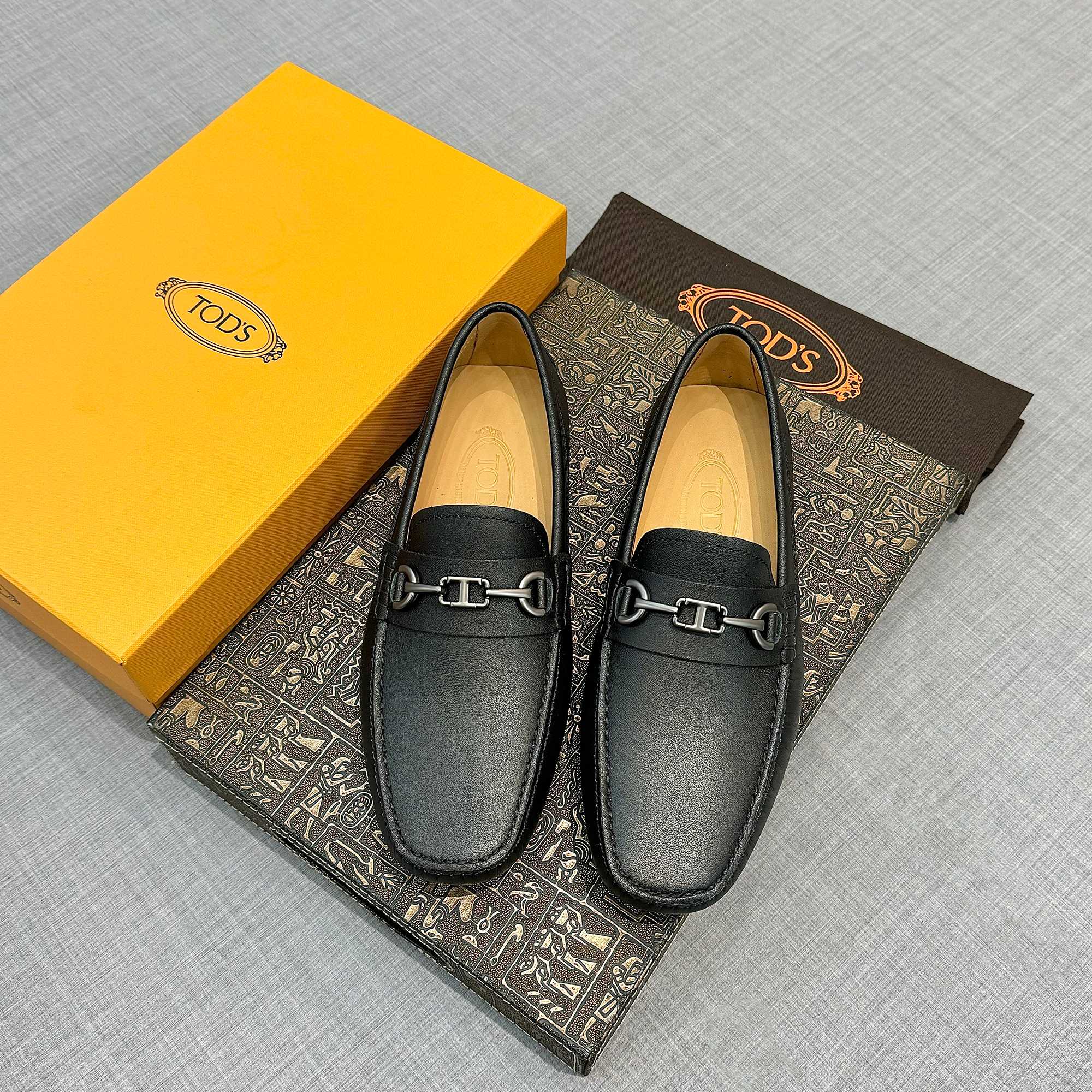 Precio de fábrica: [Tods] zapatos de hombre de soja Sincronización de contador nueva calidad de gama