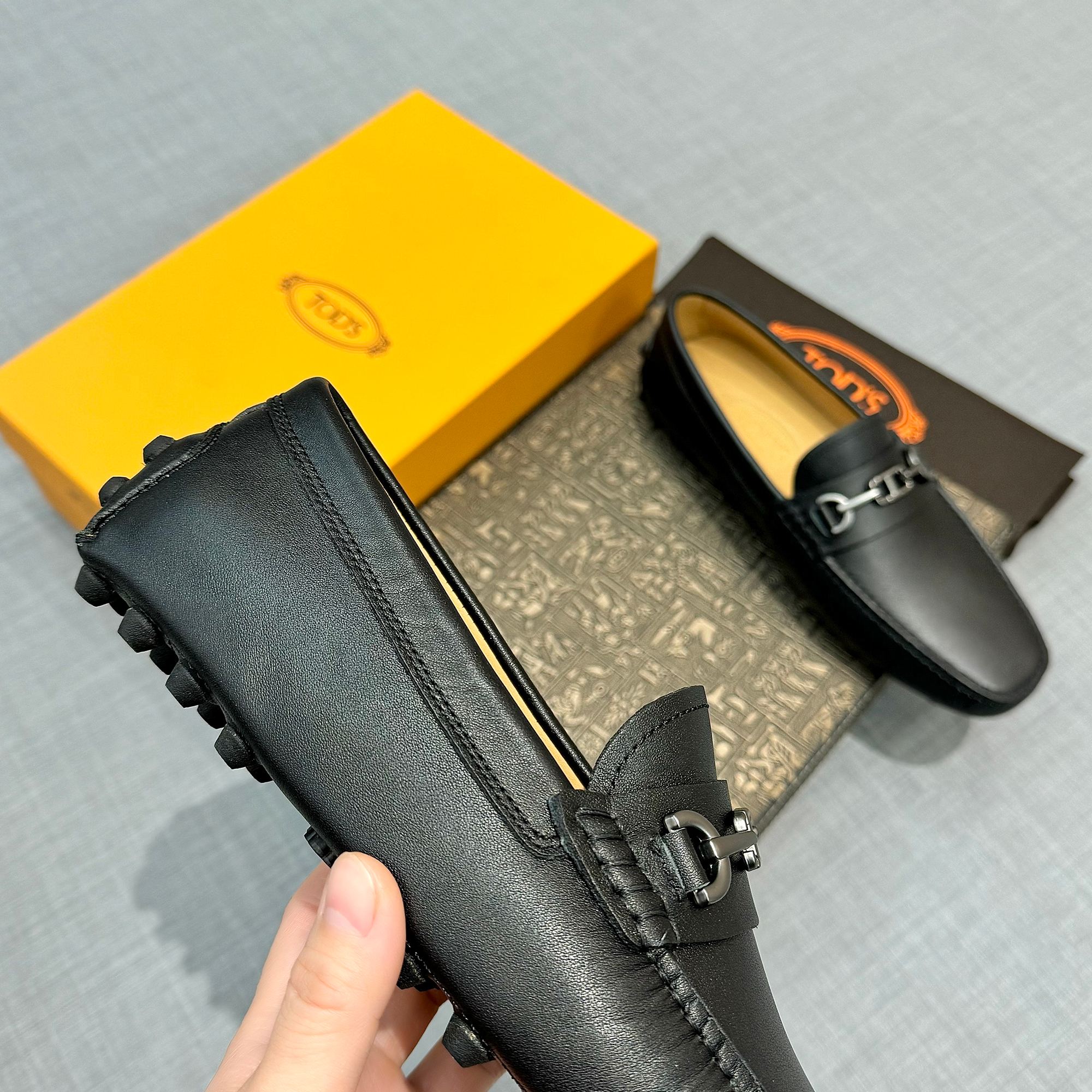 Precio de fábrica: [Tods] zapatos de hombre de soja Sincronización de contador nueva calidad de gama