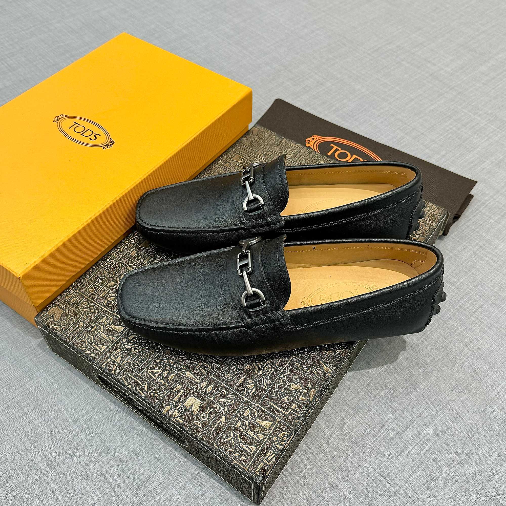 Precio de fábrica: [Tods] zapatos de hombre de soja Sincronización de contador nueva calidad de gama